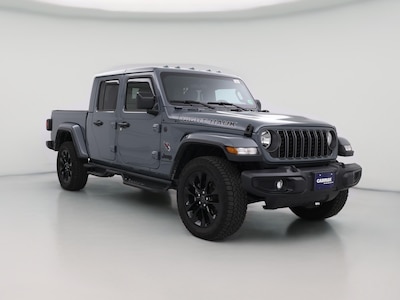 Gray 2025 Jeep Gladiator Nighthawk