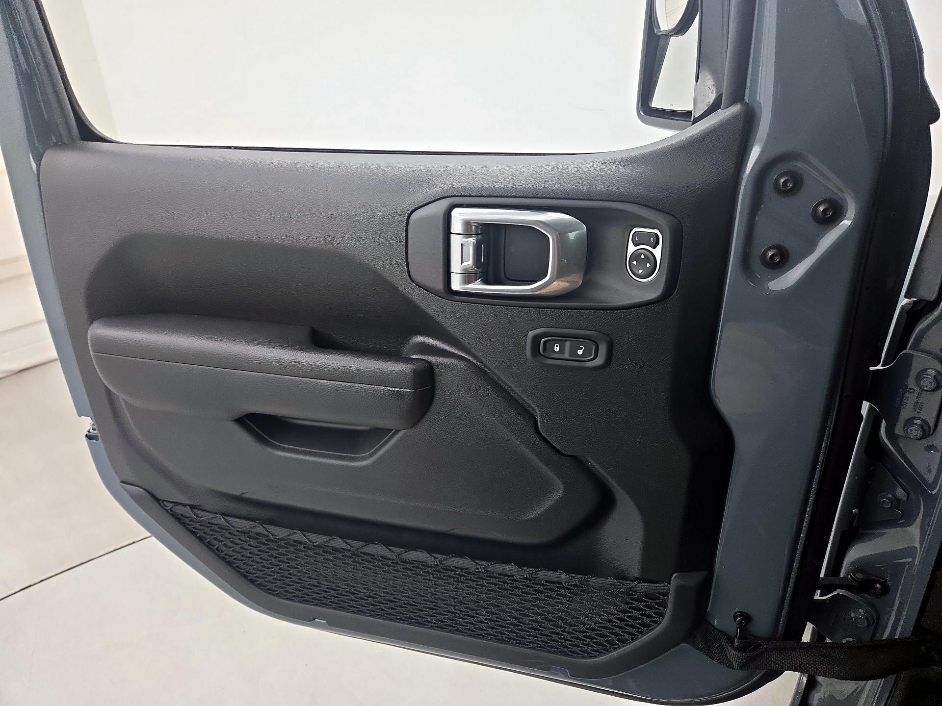 Thumbnail: 2025 Jeep Gladiator - 12
