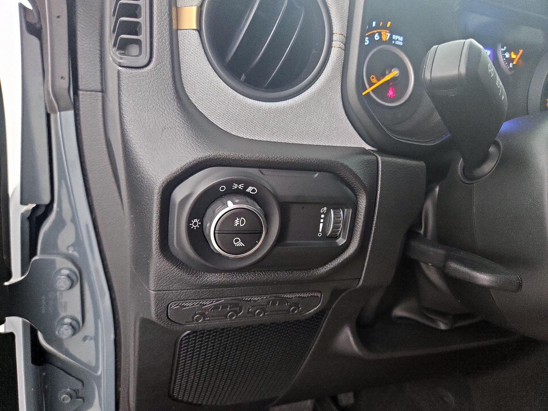 Thumbnail: 2025 Jeep Gladiator - 13