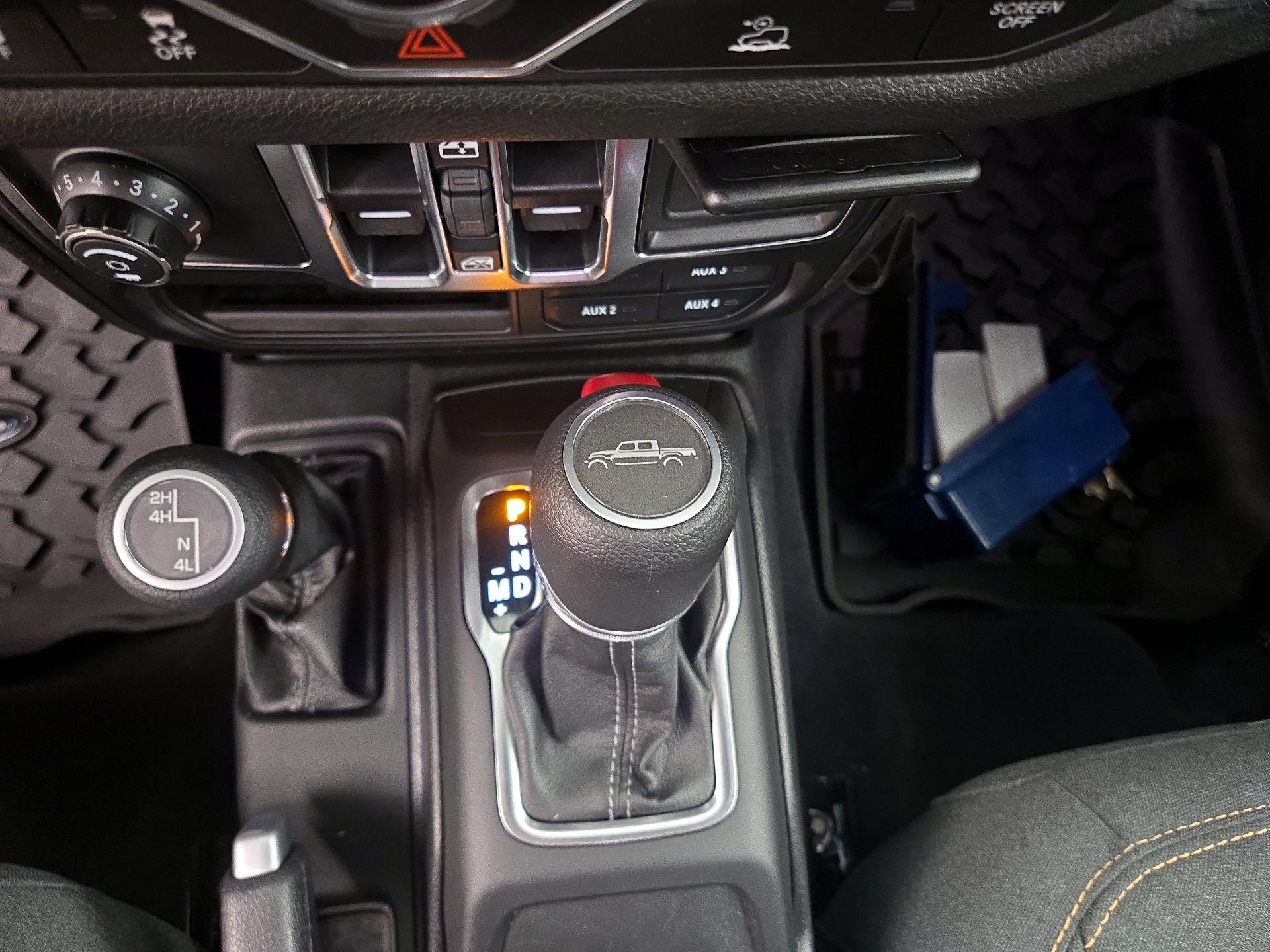 Thumbnail: 2025 Jeep Gladiator - 17