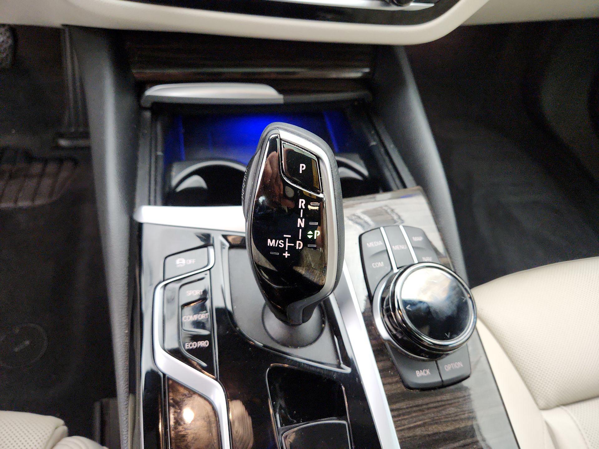 Thumbnail: 2022 BMW 5 Series - 18