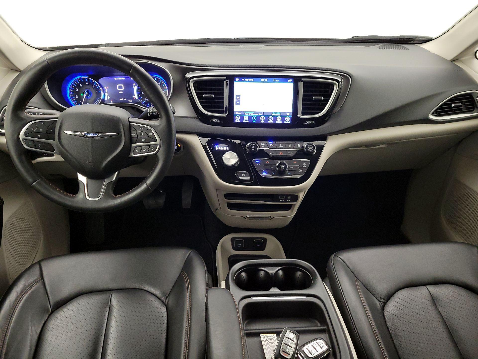 Thumbnail: 2020 Chrysler Pacifica - 9