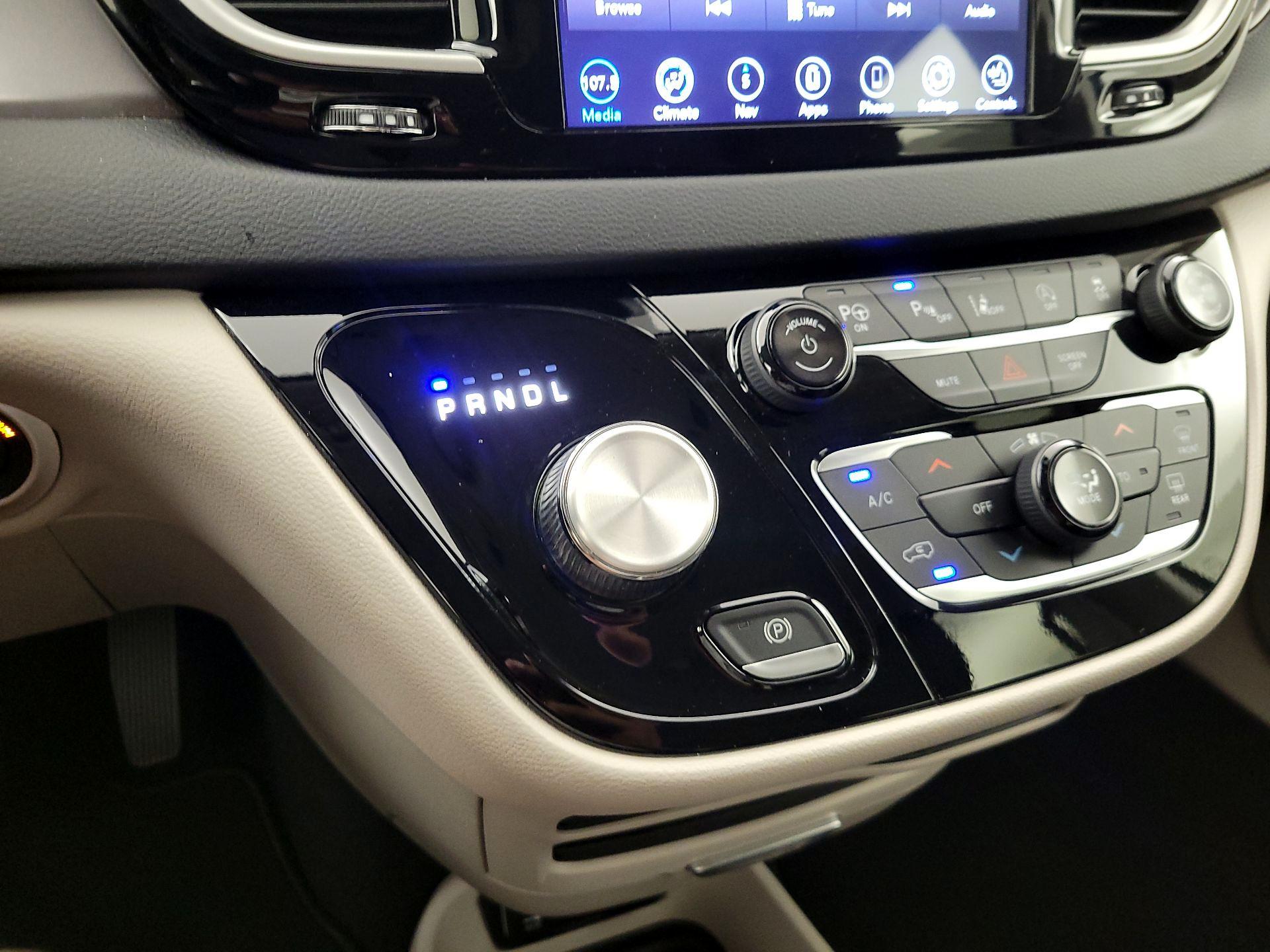 Thumbnail: 2020 Chrysler Pacifica - 18