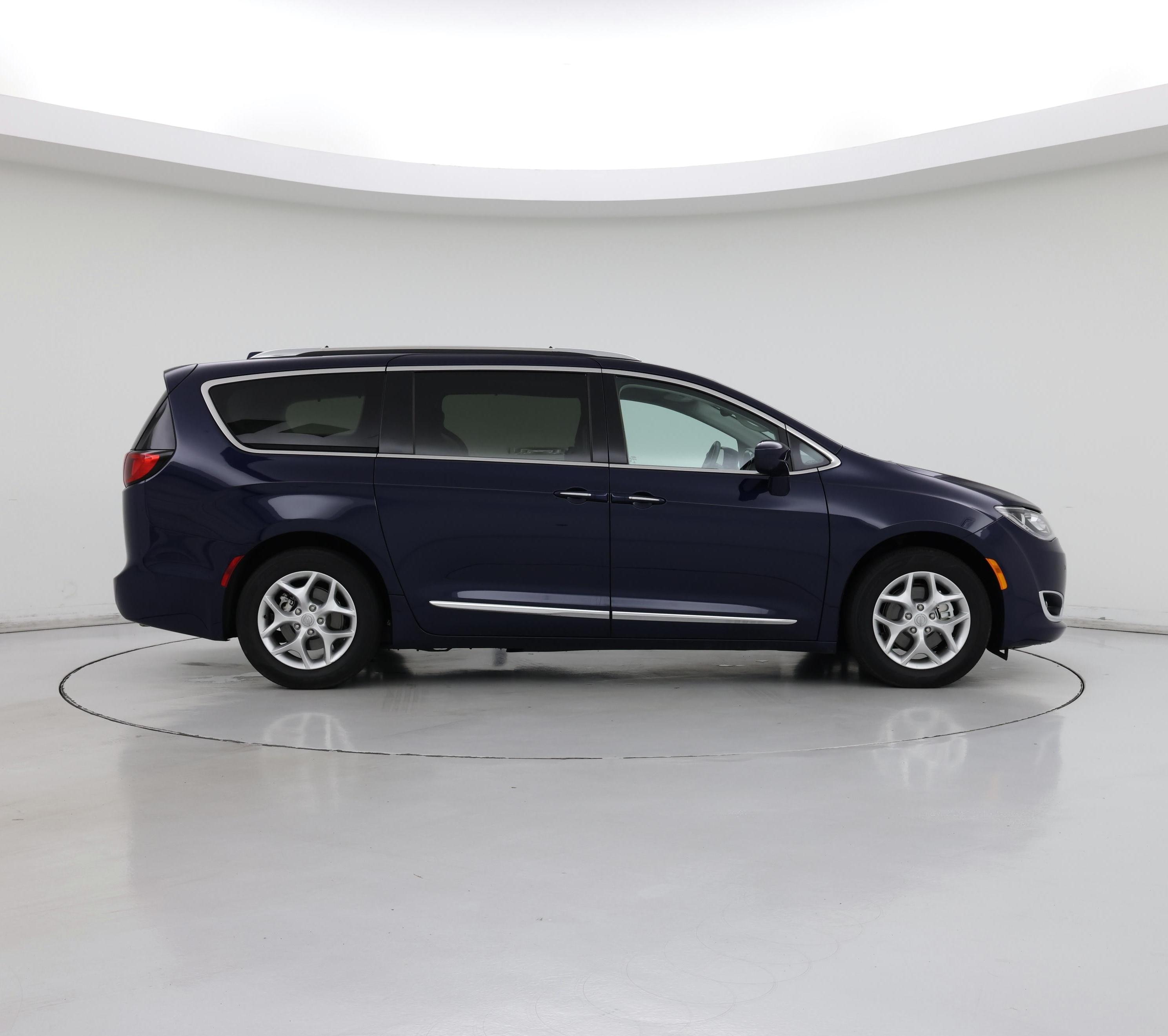 Thumbnail: 2020 Chrysler Pacifica - 7