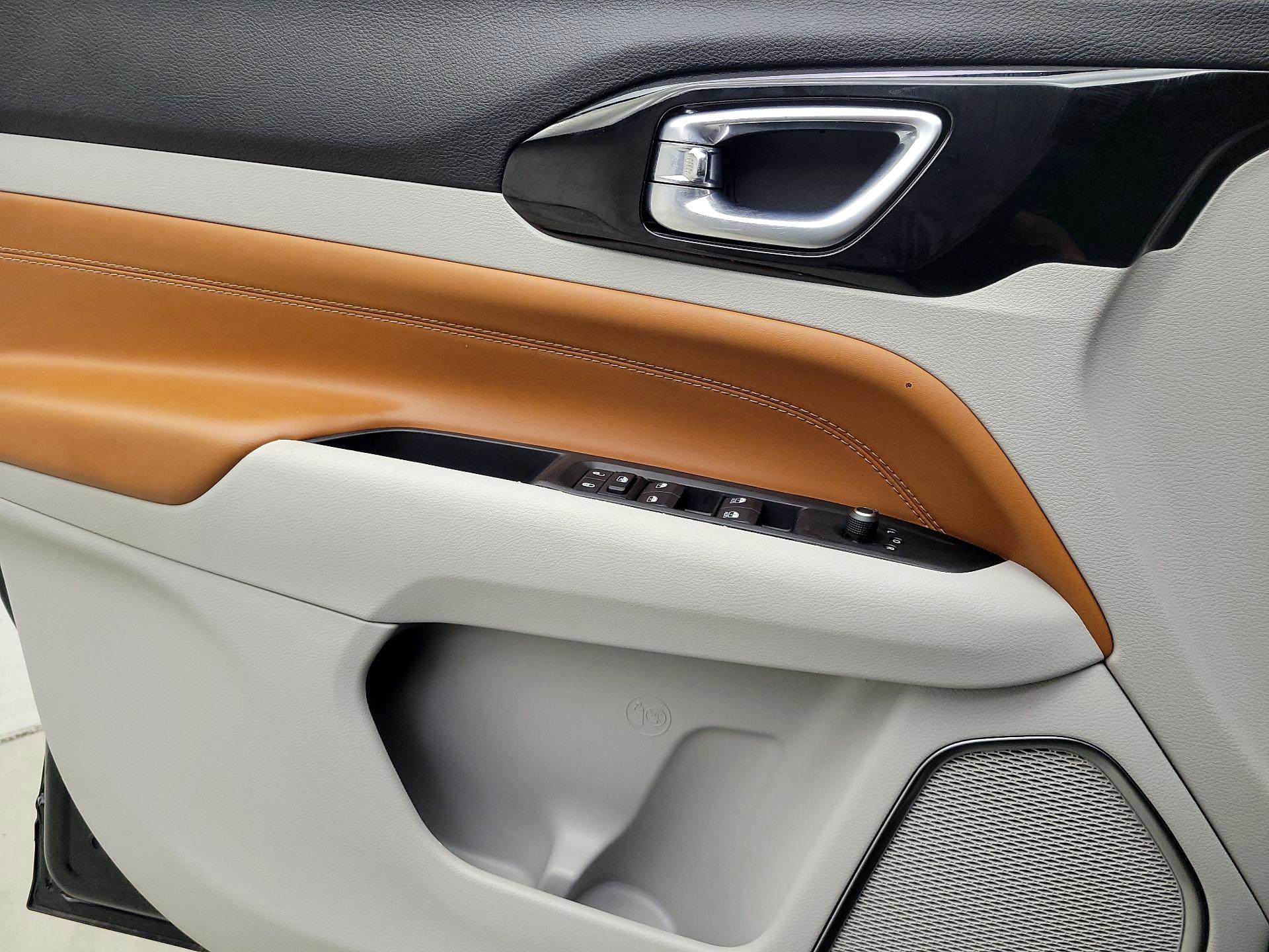 Thumbnail: 2022 Jeep Compass - 12