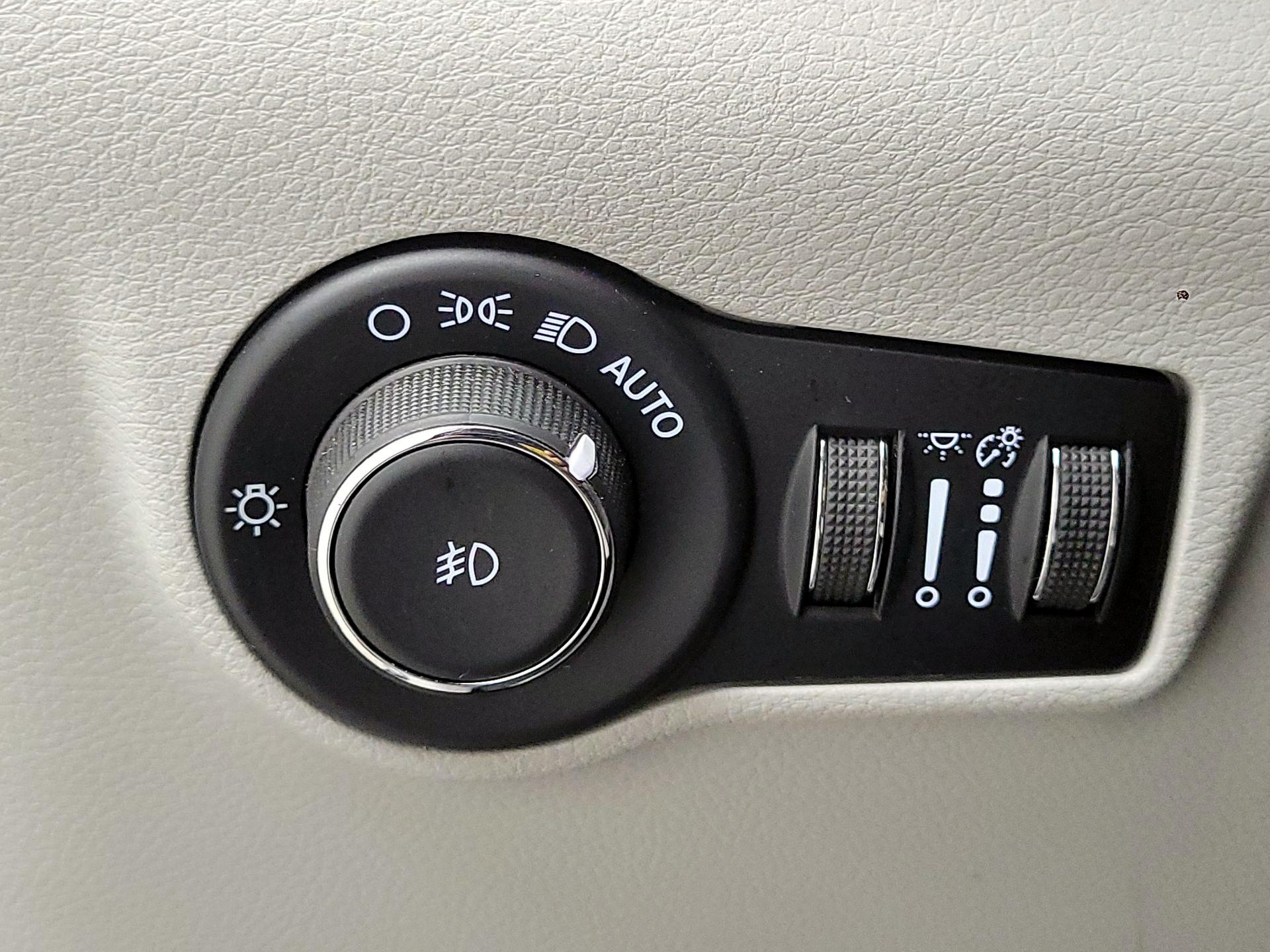 Thumbnail: 2022 Jeep Compass - 13
