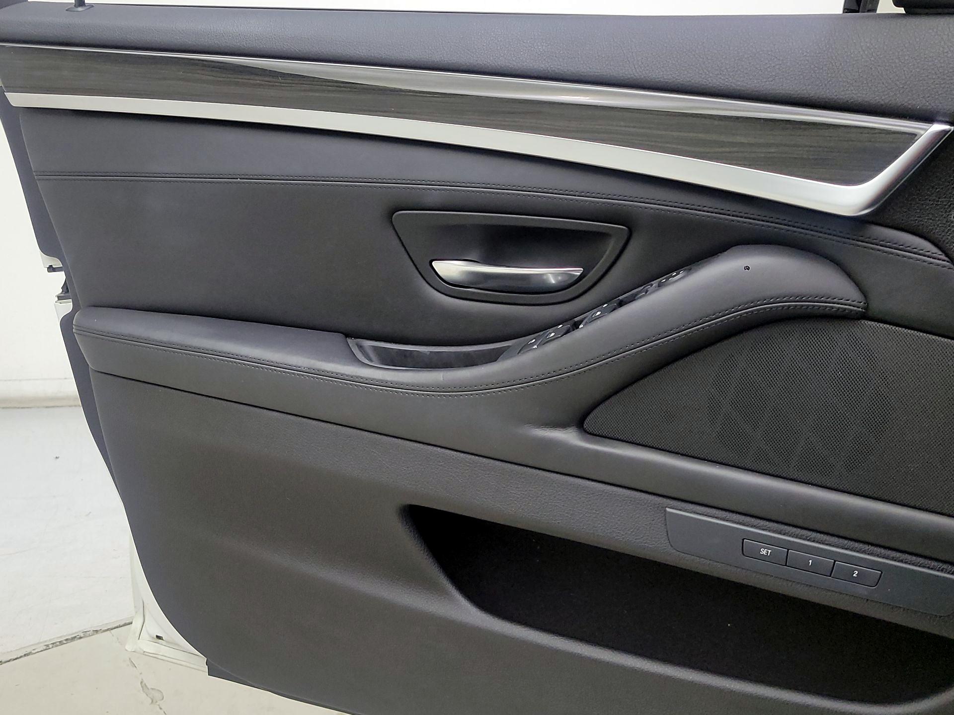Thumbnail: 2016 BMW 5 Series - 12