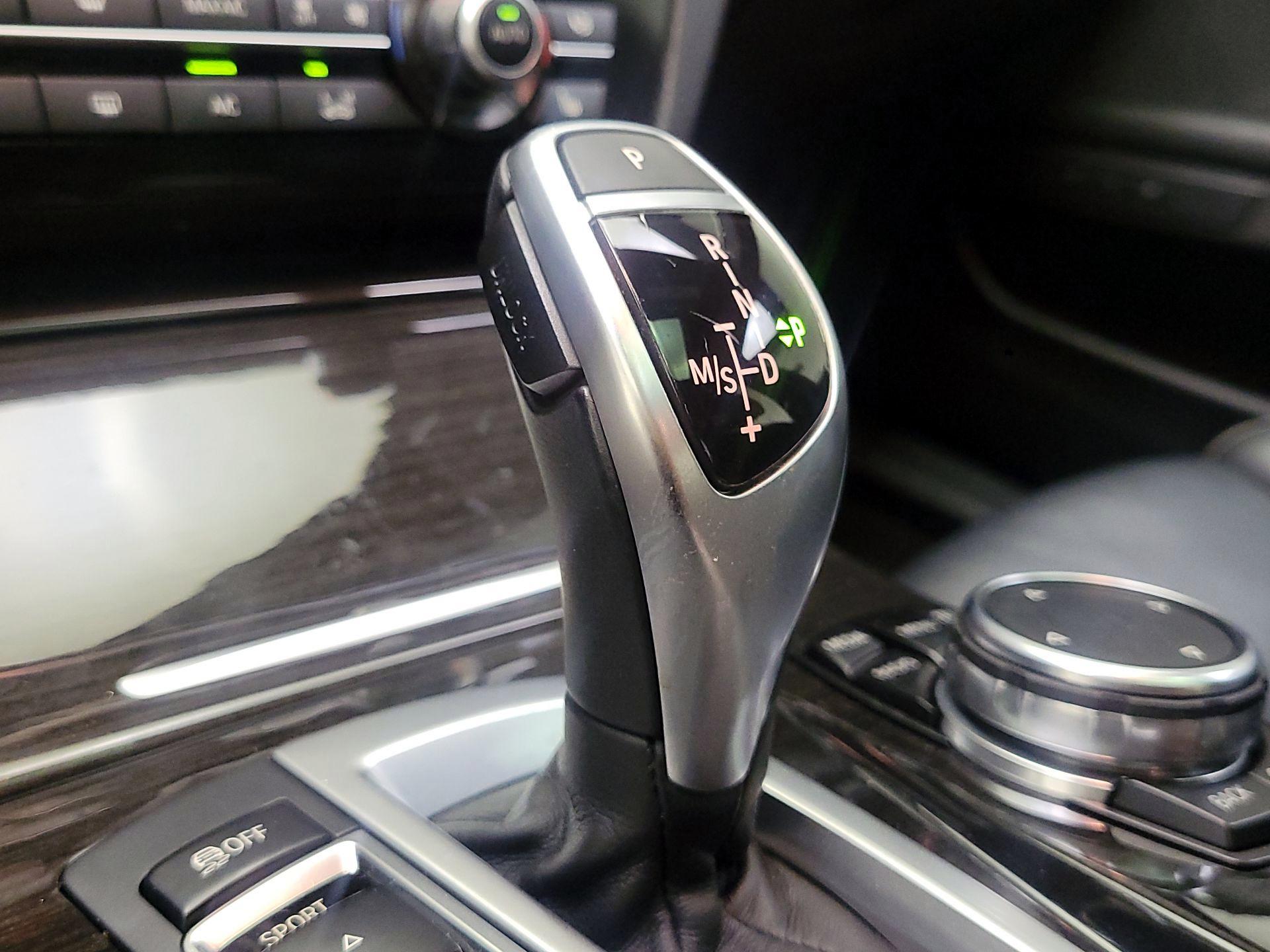 Thumbnail: 2016 BMW 5 Series - 18