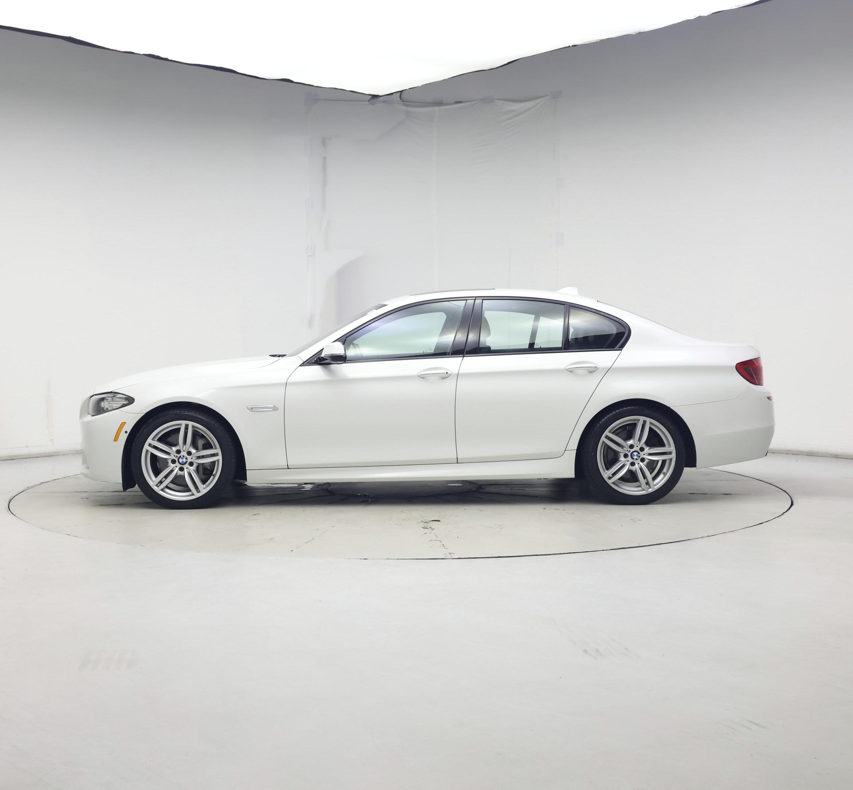 Thumbnail: 2016 BMW 5 Series - 3
