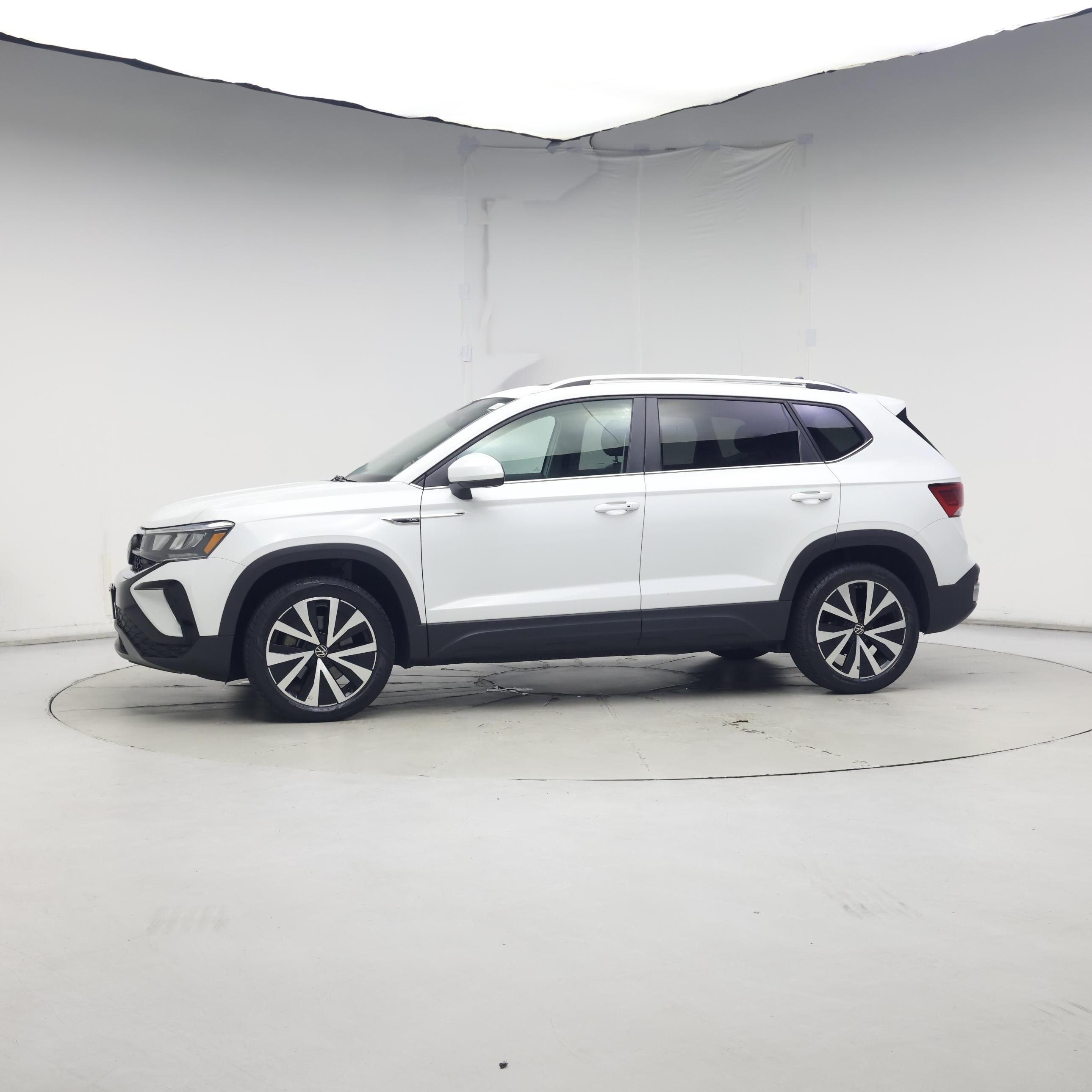 Thumbnail: 2022 Volkswagen Taos - 3