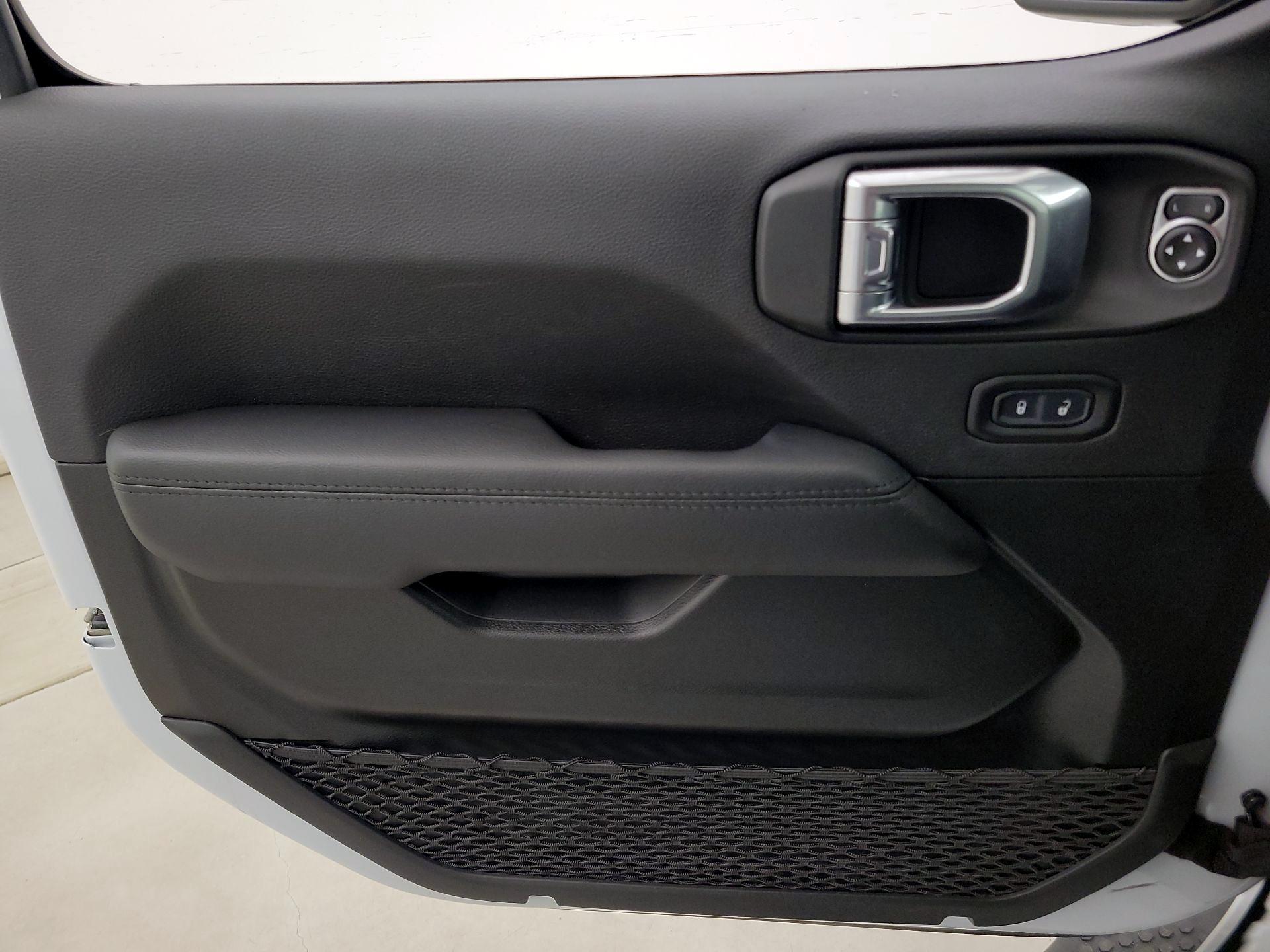 Thumbnail: 2022 Jeep Wrangler - 12