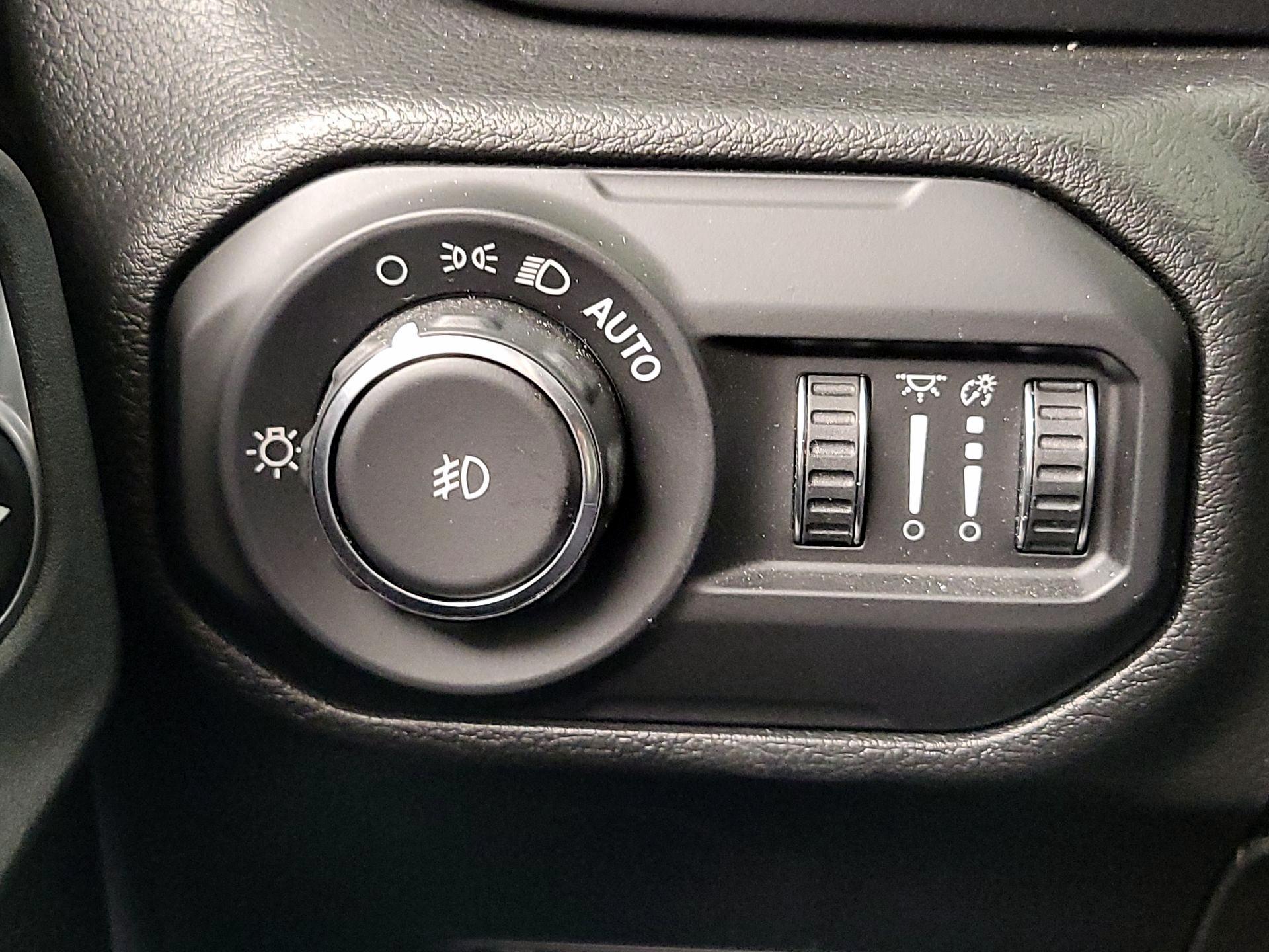 Thumbnail: 2022 Jeep Wrangler - 13