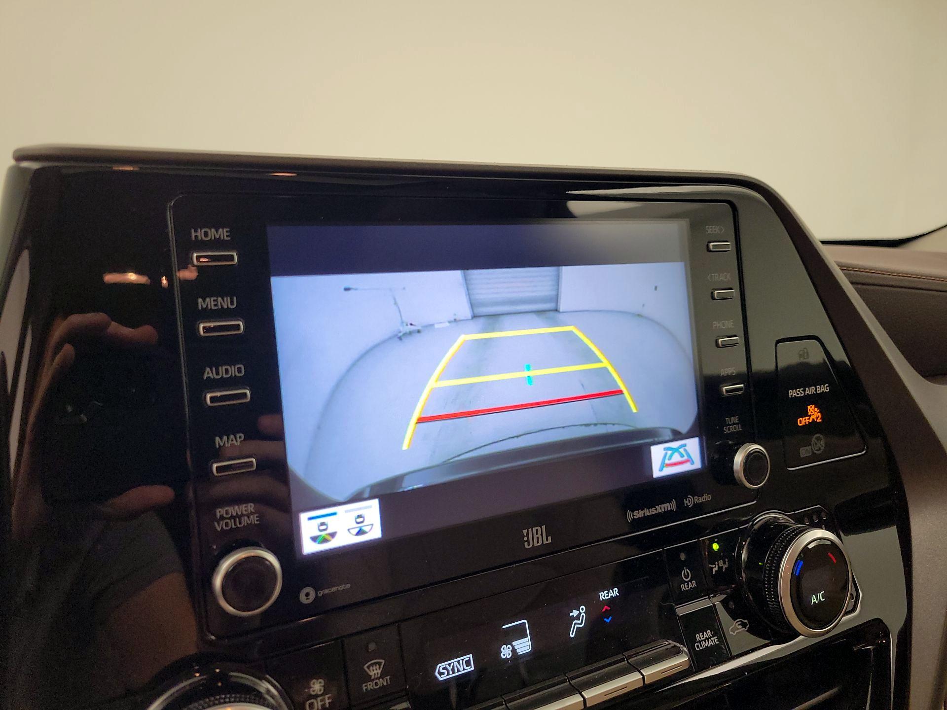 Thumbnail: 2021 Toyota Highlander - 14