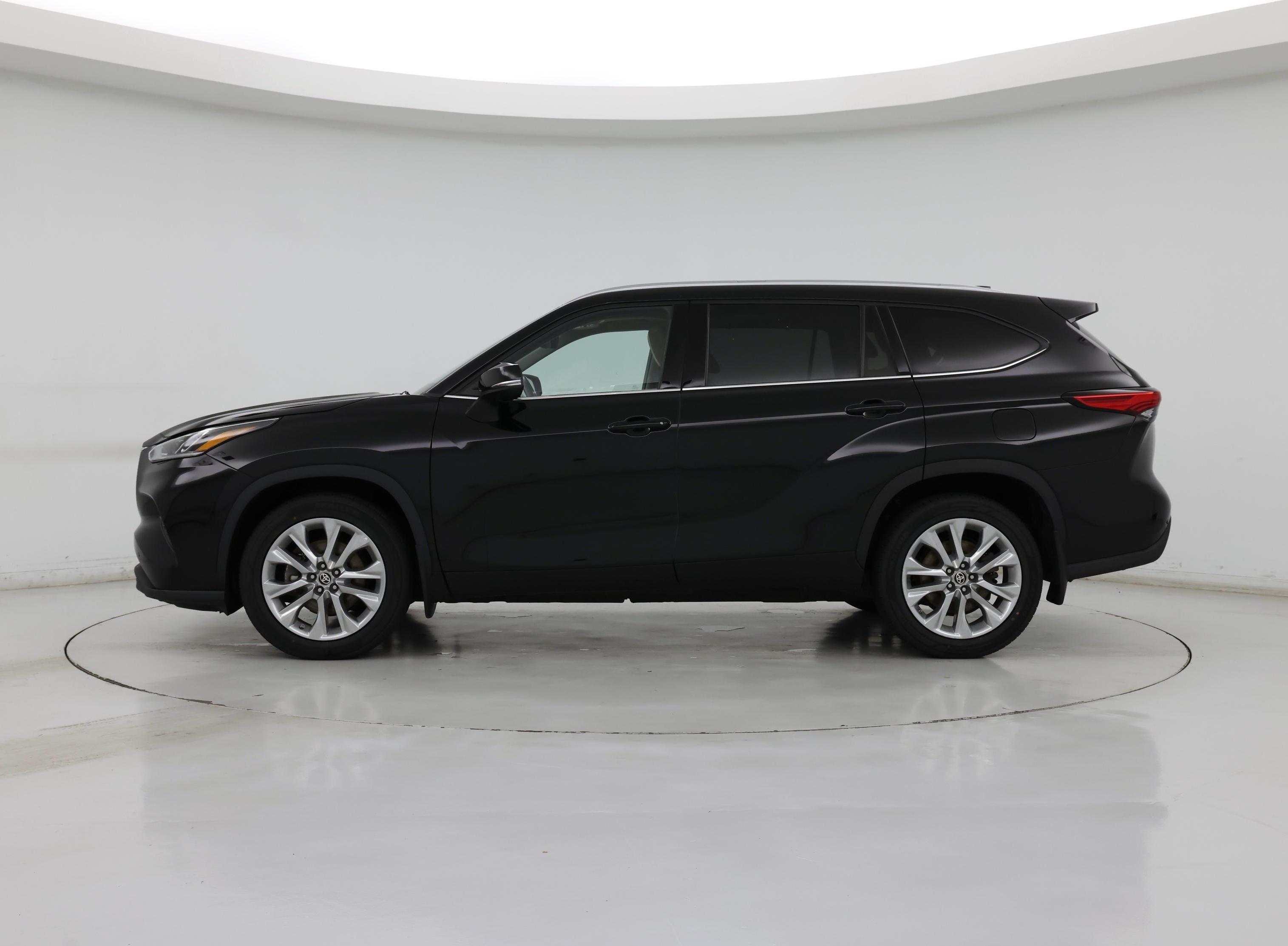 Thumbnail: 2021 Toyota Highlander - 3