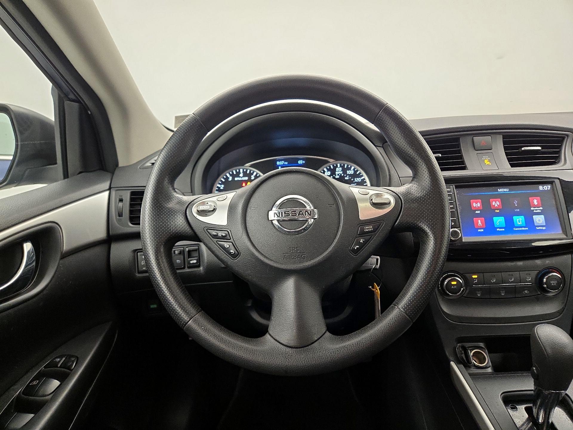 Thumbnail: 2019 Nissan Sentra - 10