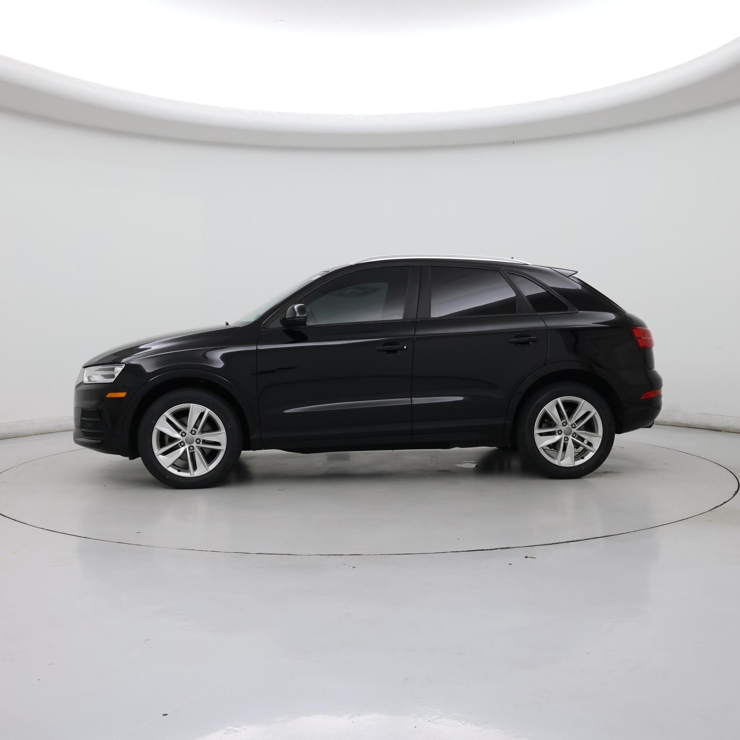 Thumbnail: 2017 Audi Q3 - 3