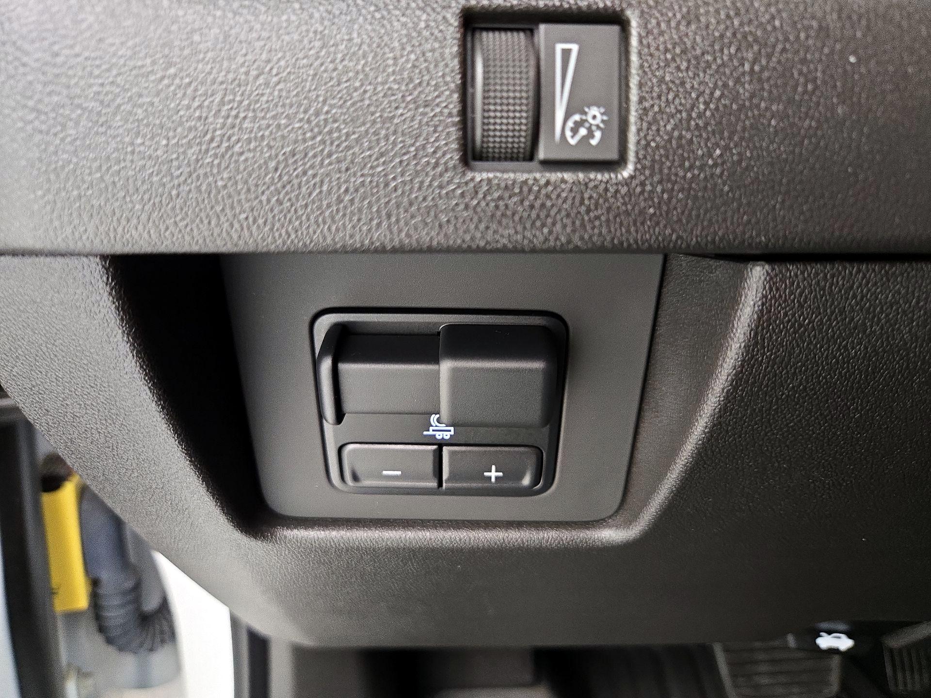 Thumbnail: 2023 GMC Canyon - 13