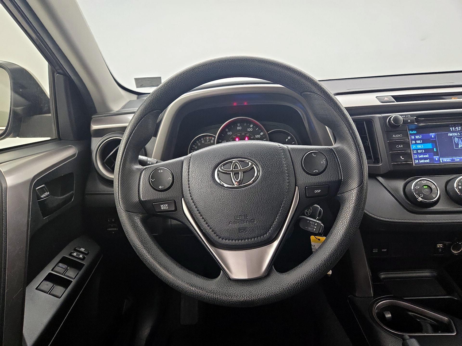Thumbnail: 2016 Toyota RAV4 - 10
