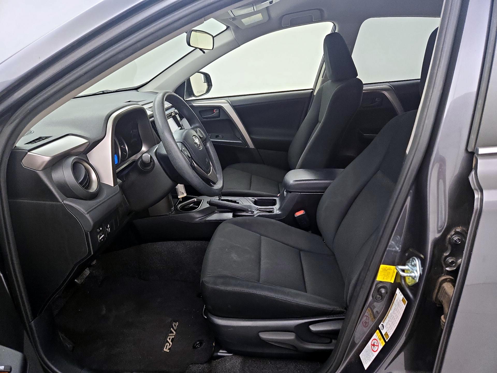 Thumbnail: 2016 Toyota RAV4 - 11