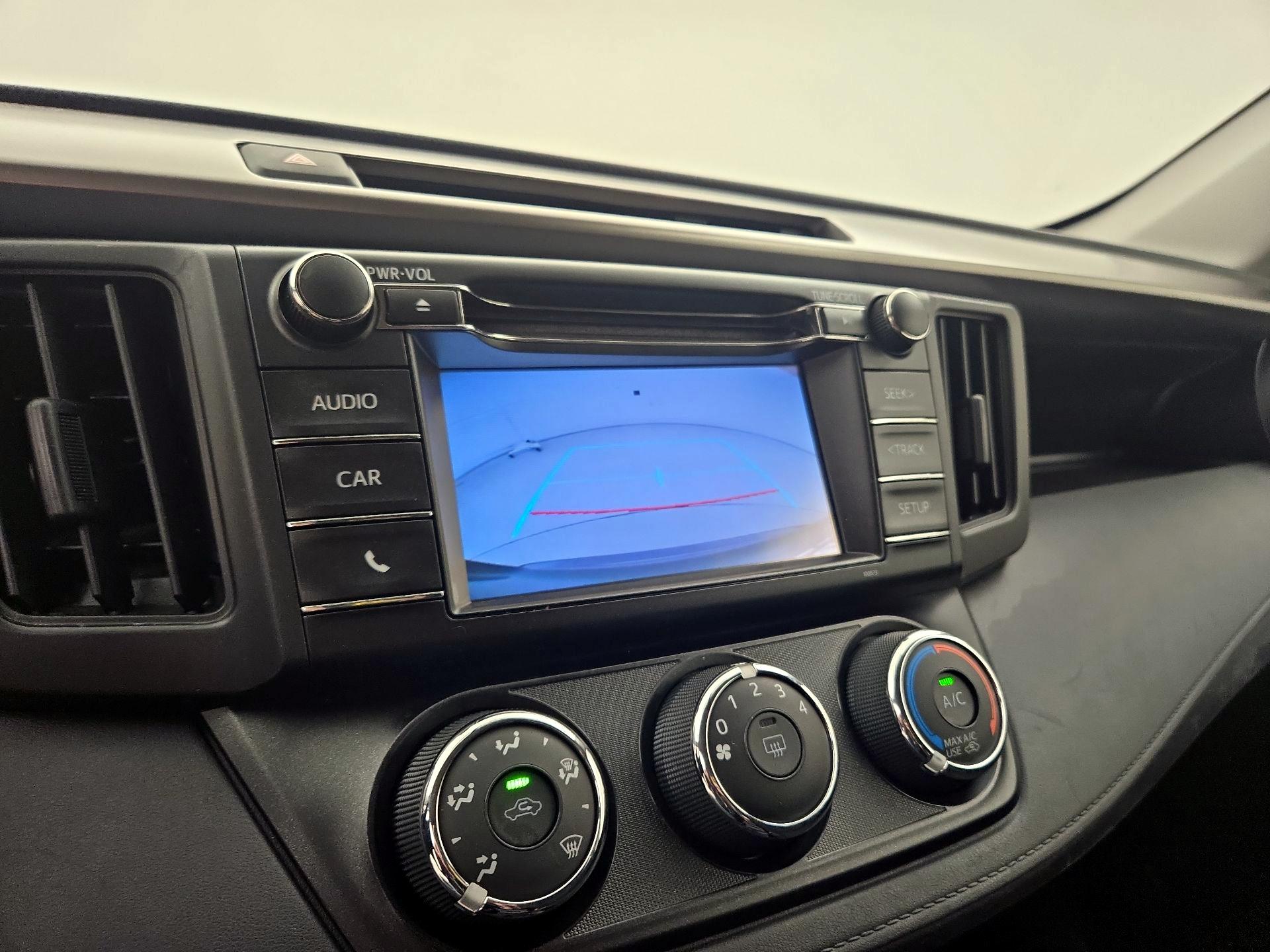 Thumbnail: 2016 Toyota RAV4 - 14