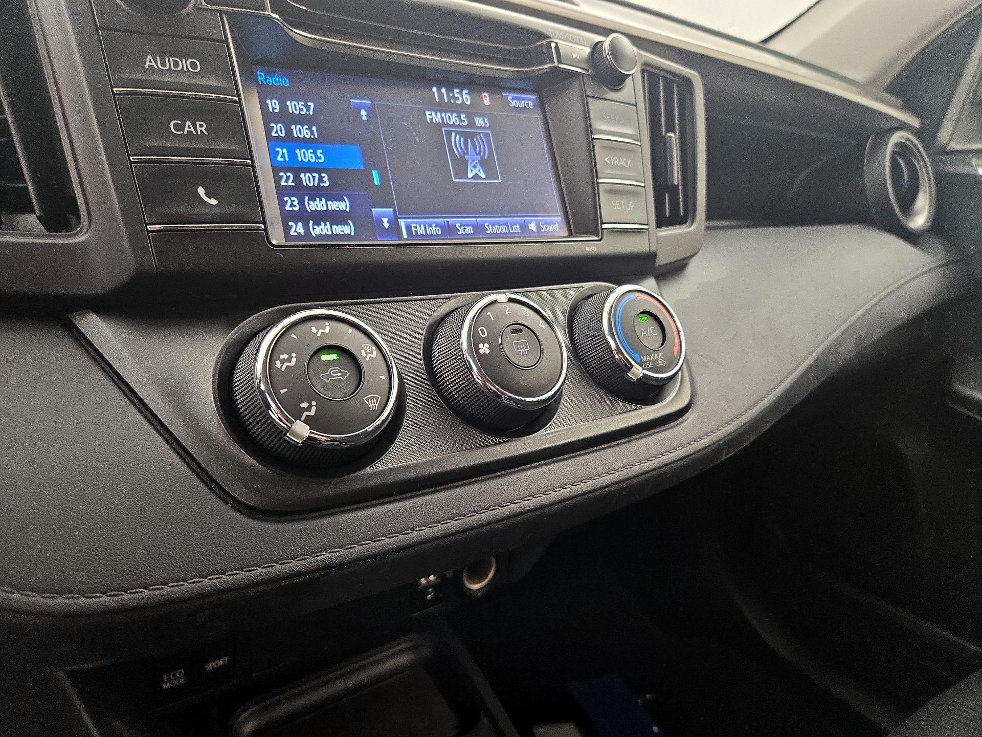 Thumbnail: 2016 Toyota RAV4 - 16