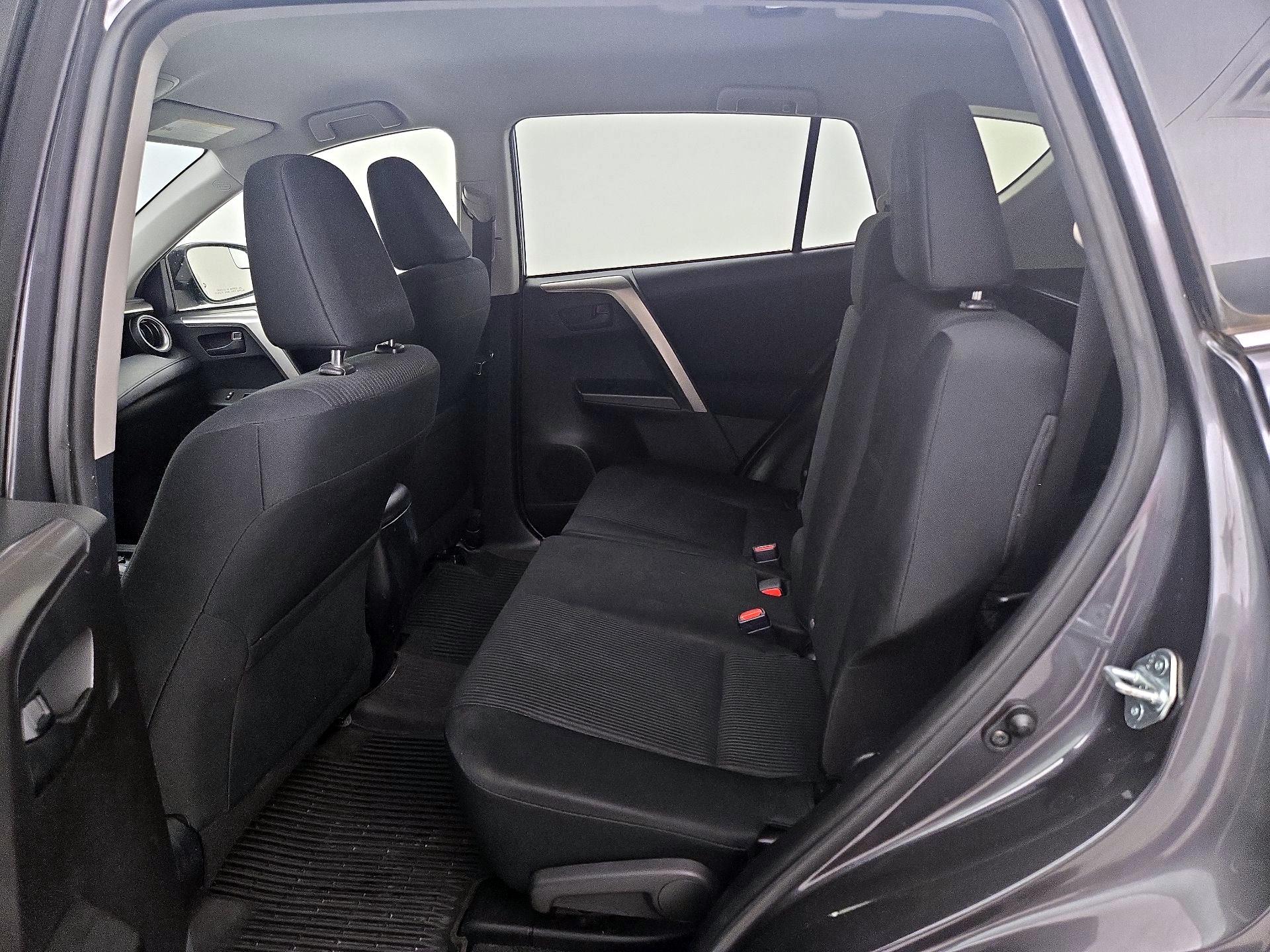 Thumbnail: 2016 Toyota RAV4 - 19