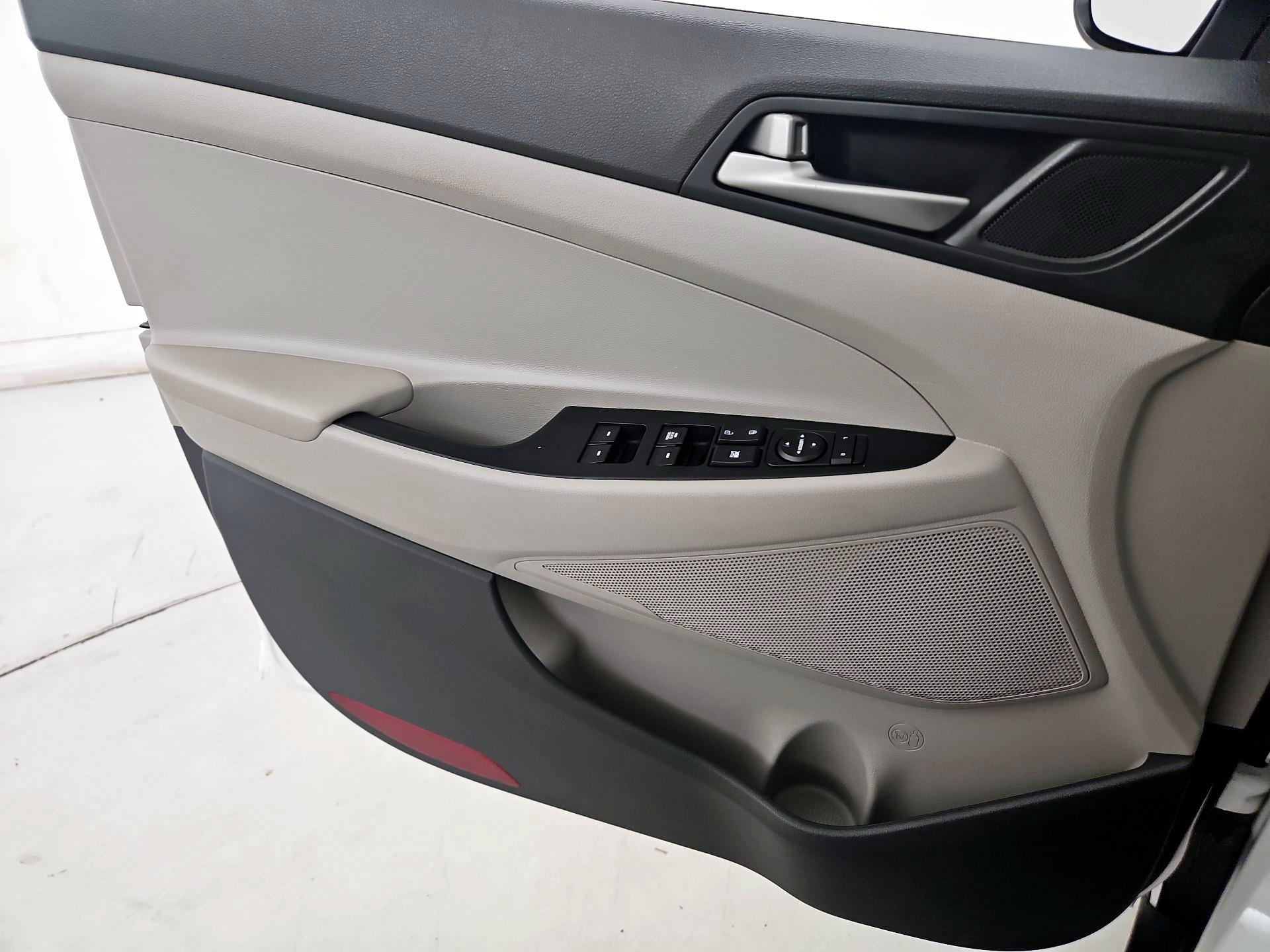 Thumbnail: 2018 Hyundai Tucson - 12