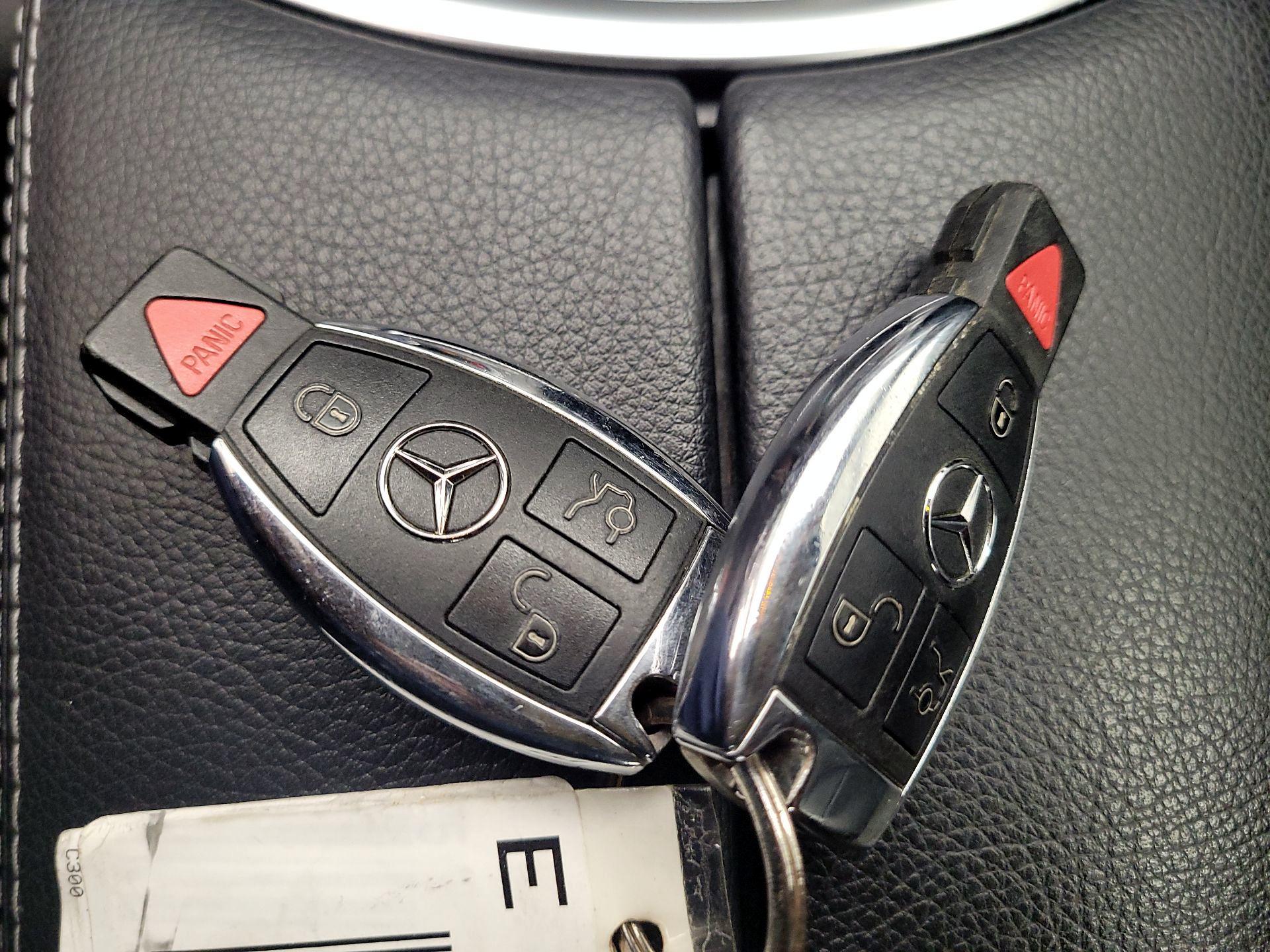Thumbnail: 2015 Mercedes-Benz C-Class - 18