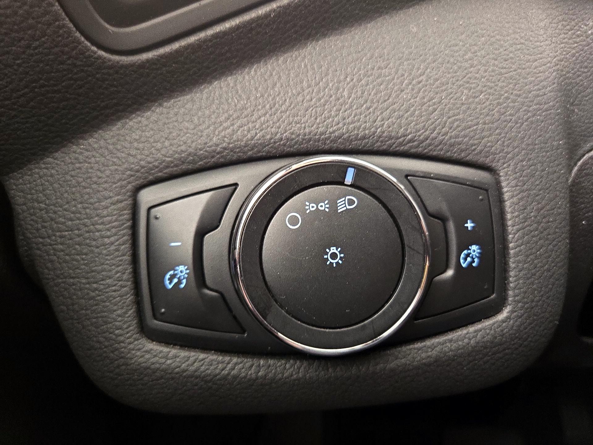 Thumbnail: 2015 Ford Escape - 13