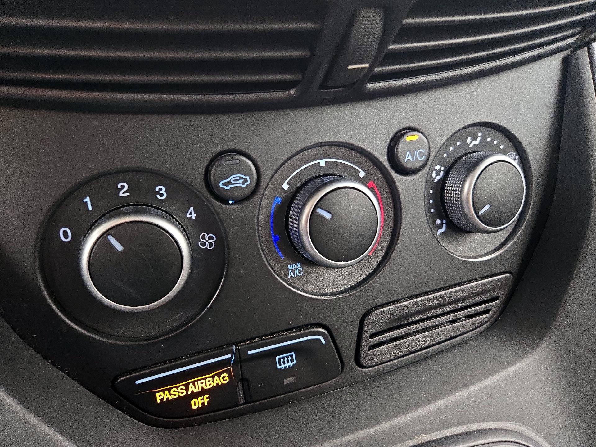 Thumbnail: 2015 Ford Escape - 16