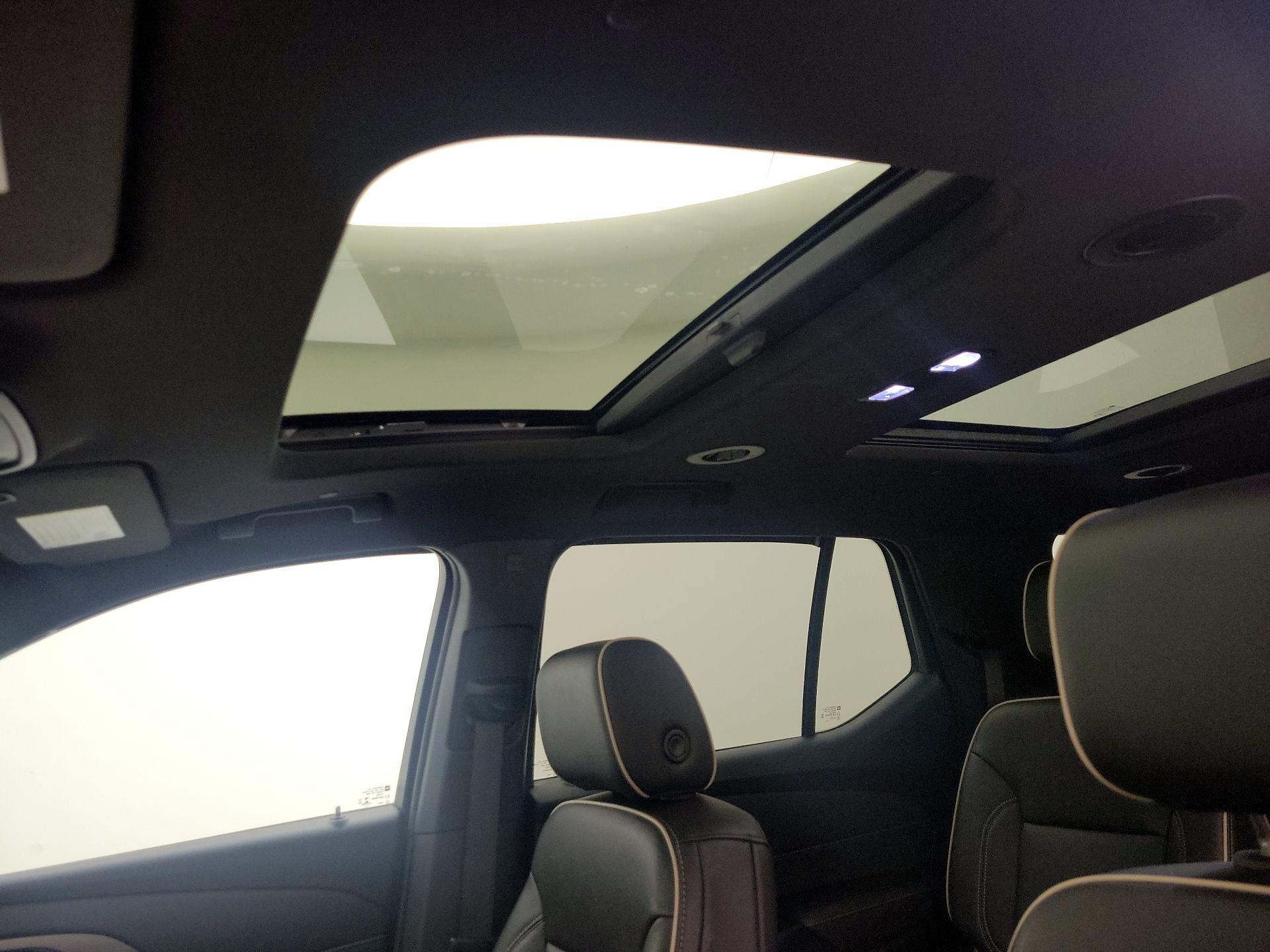 Thumbnail: 2022 Chevrolet Traverse - 19