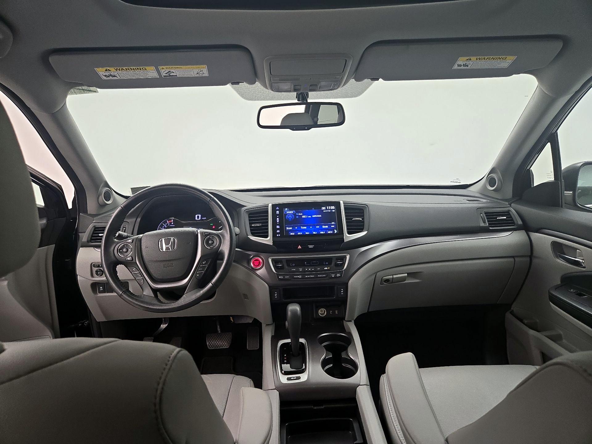 Thumbnail: 2017 Honda Pilot - 9