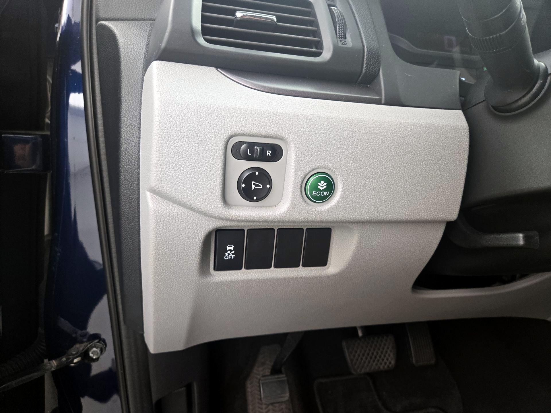 Thumbnail: 2017 Honda Pilot - 13