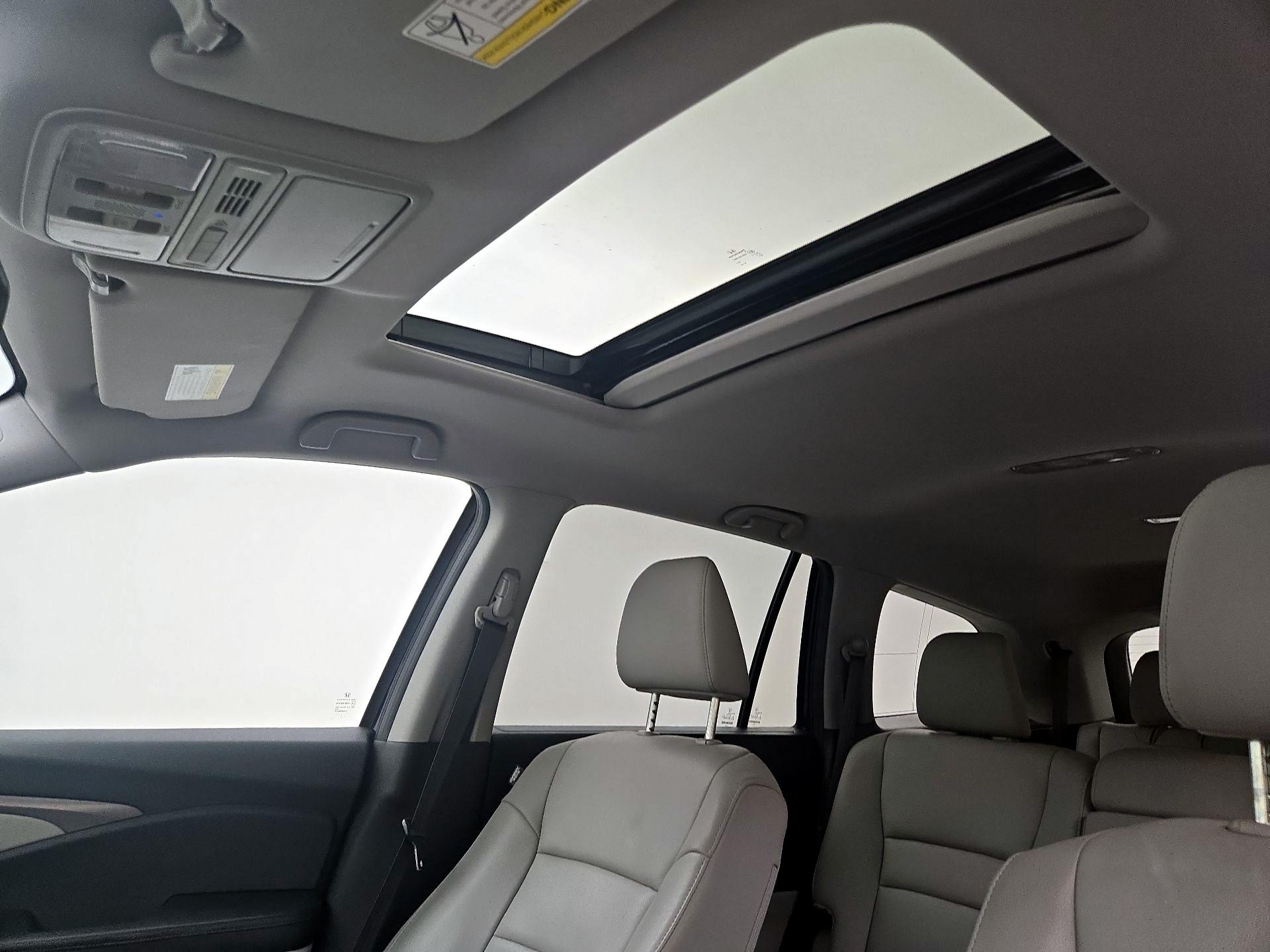 Thumbnail: 2017 Honda Pilot - 19