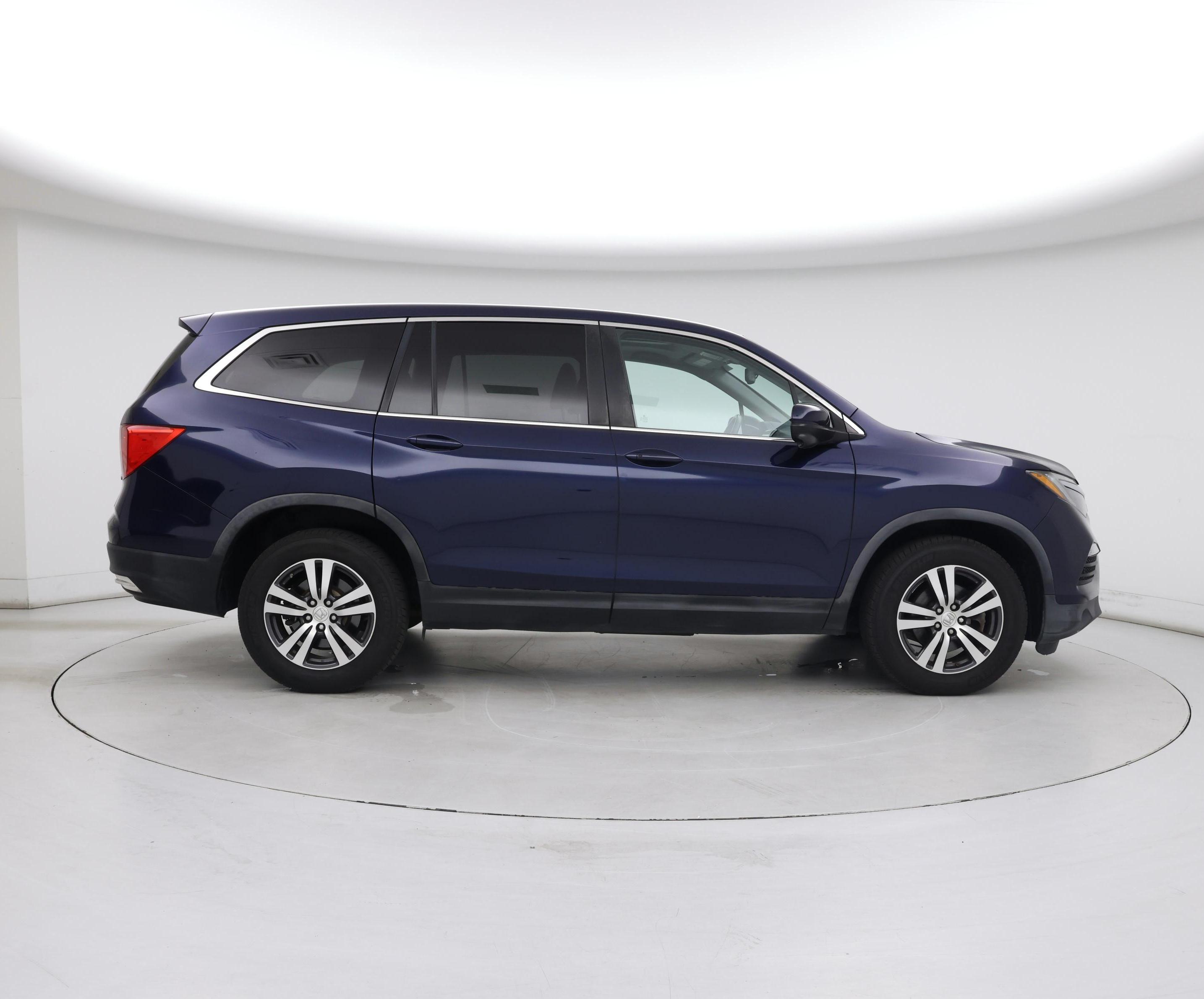 Thumbnail: 2017 Honda Pilot - 7