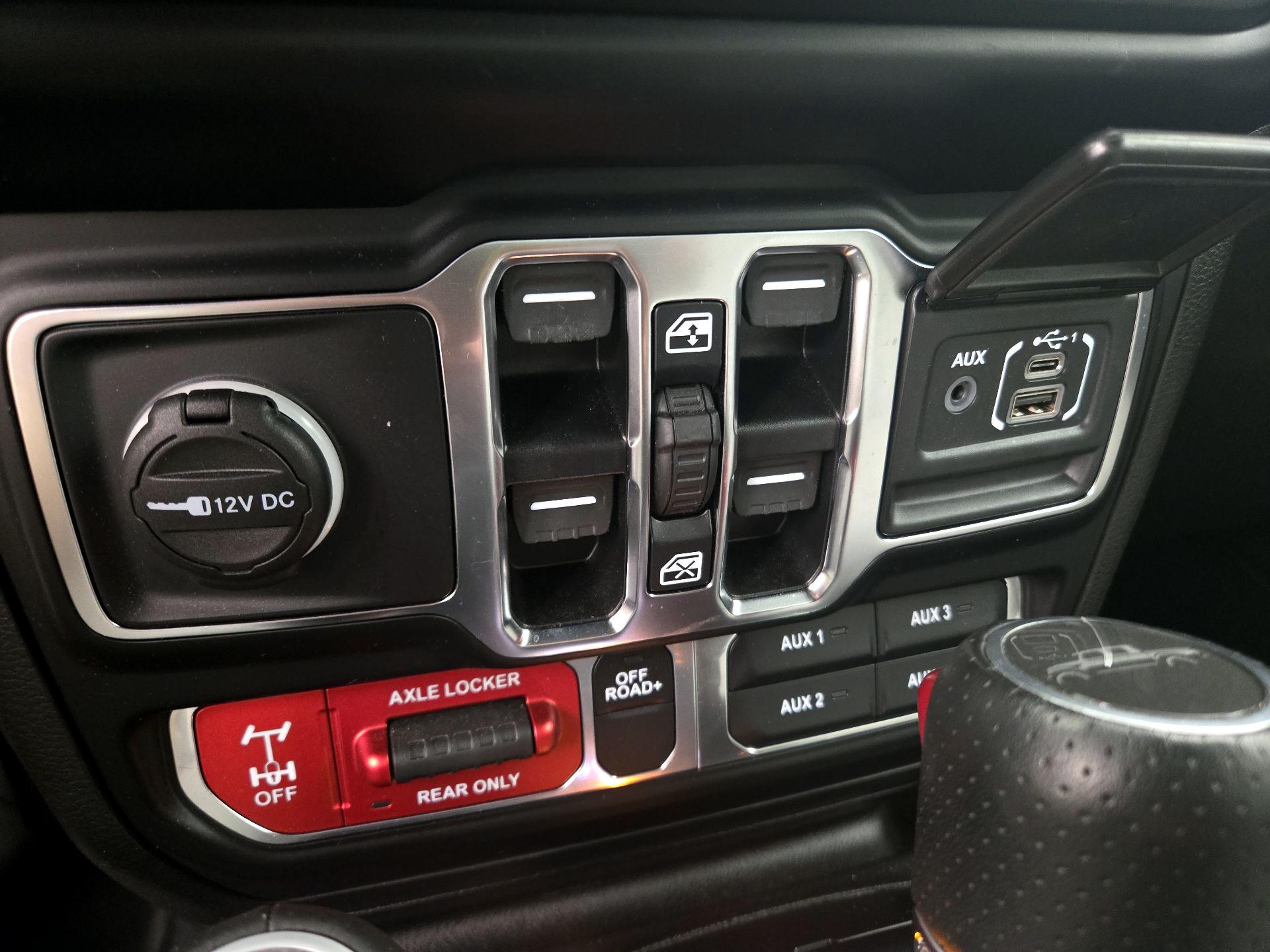 Thumbnail: 2021 Jeep Gladiator - 19