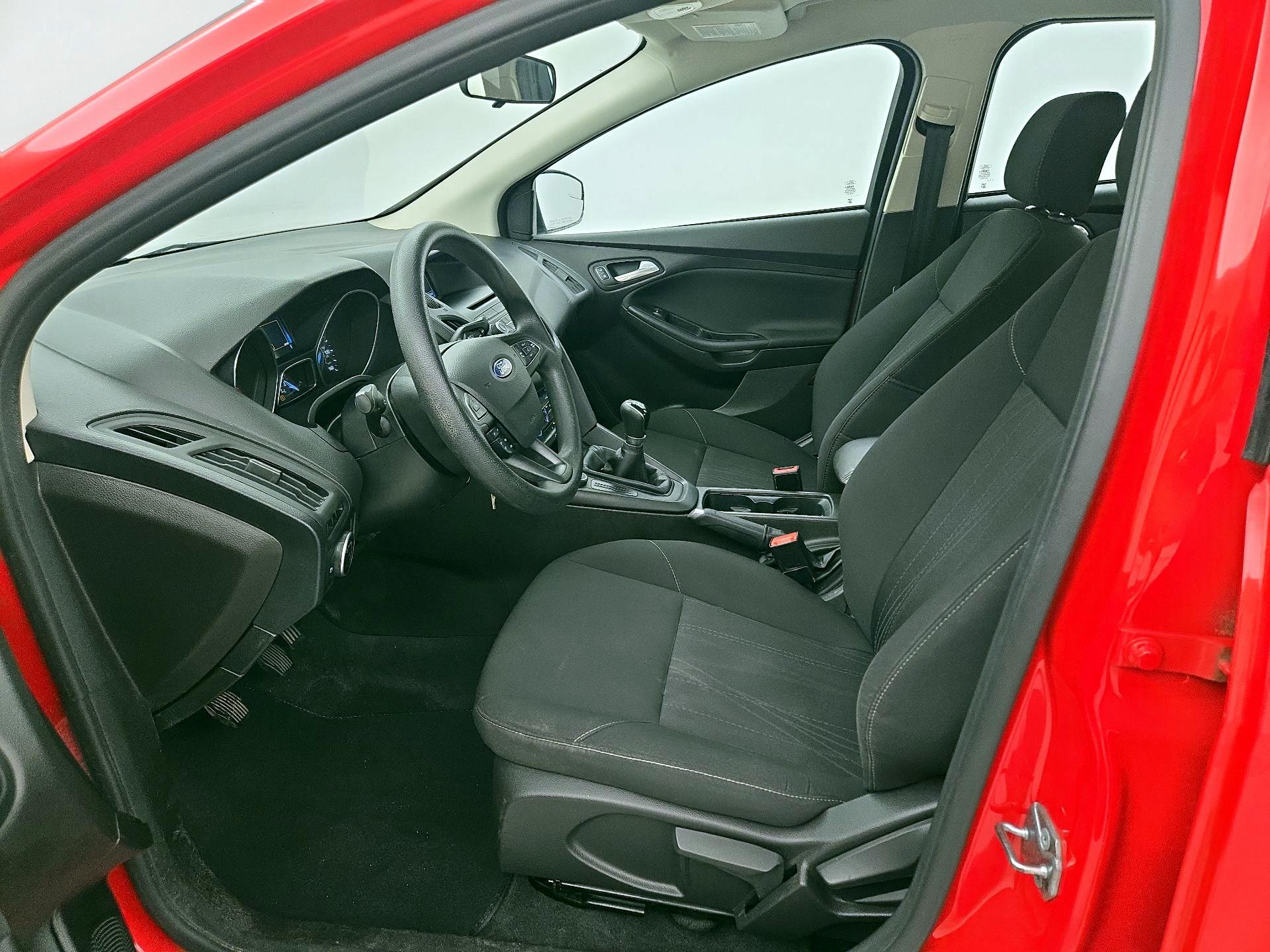 Thumbnail: 2016 Ford Focus - 11