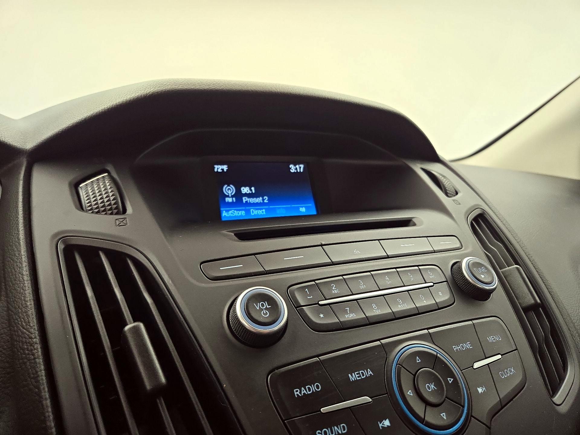 Thumbnail: 2016 Ford Focus - 15