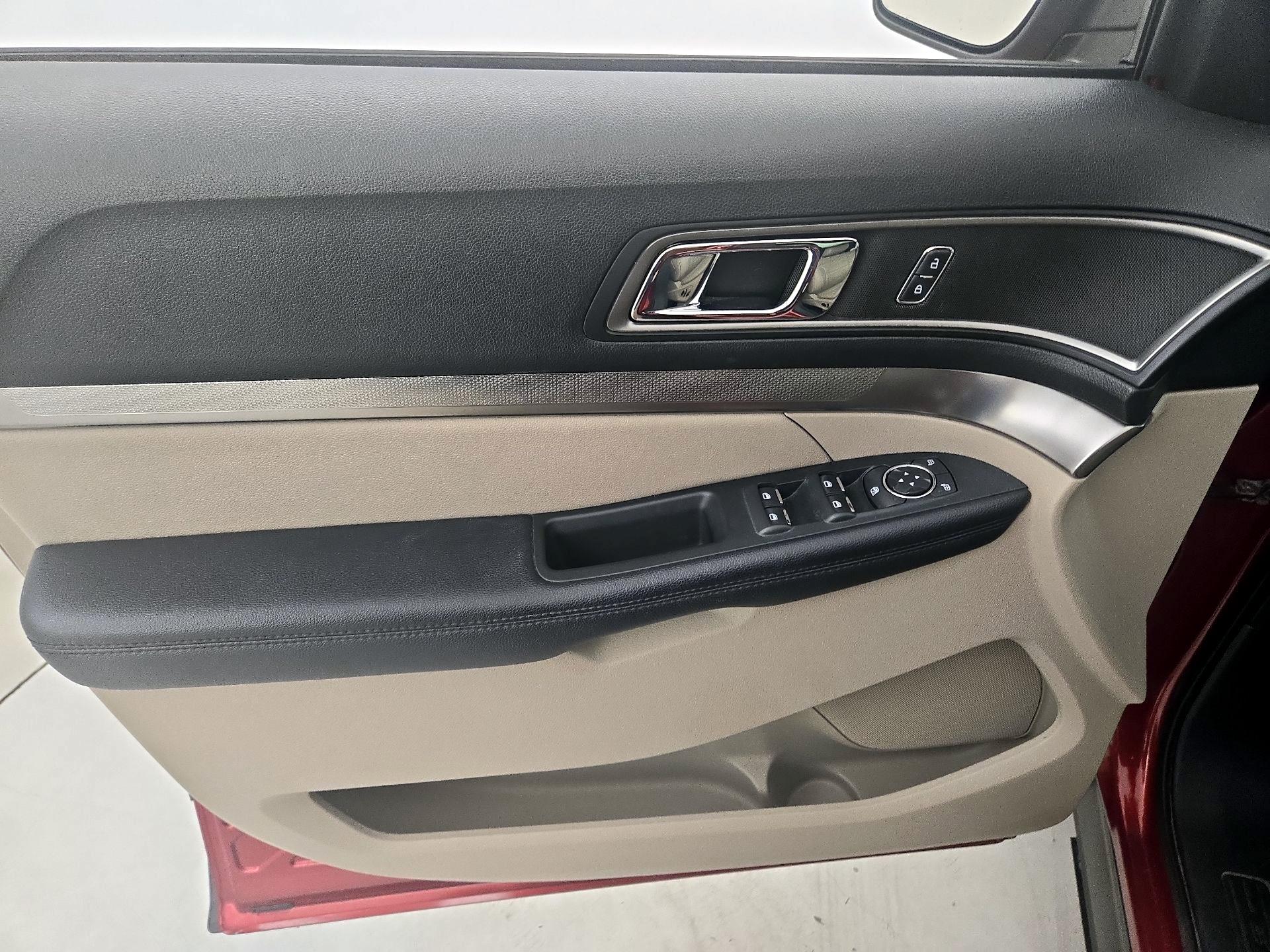 Thumbnail: 2018 Ford Explorer - 12