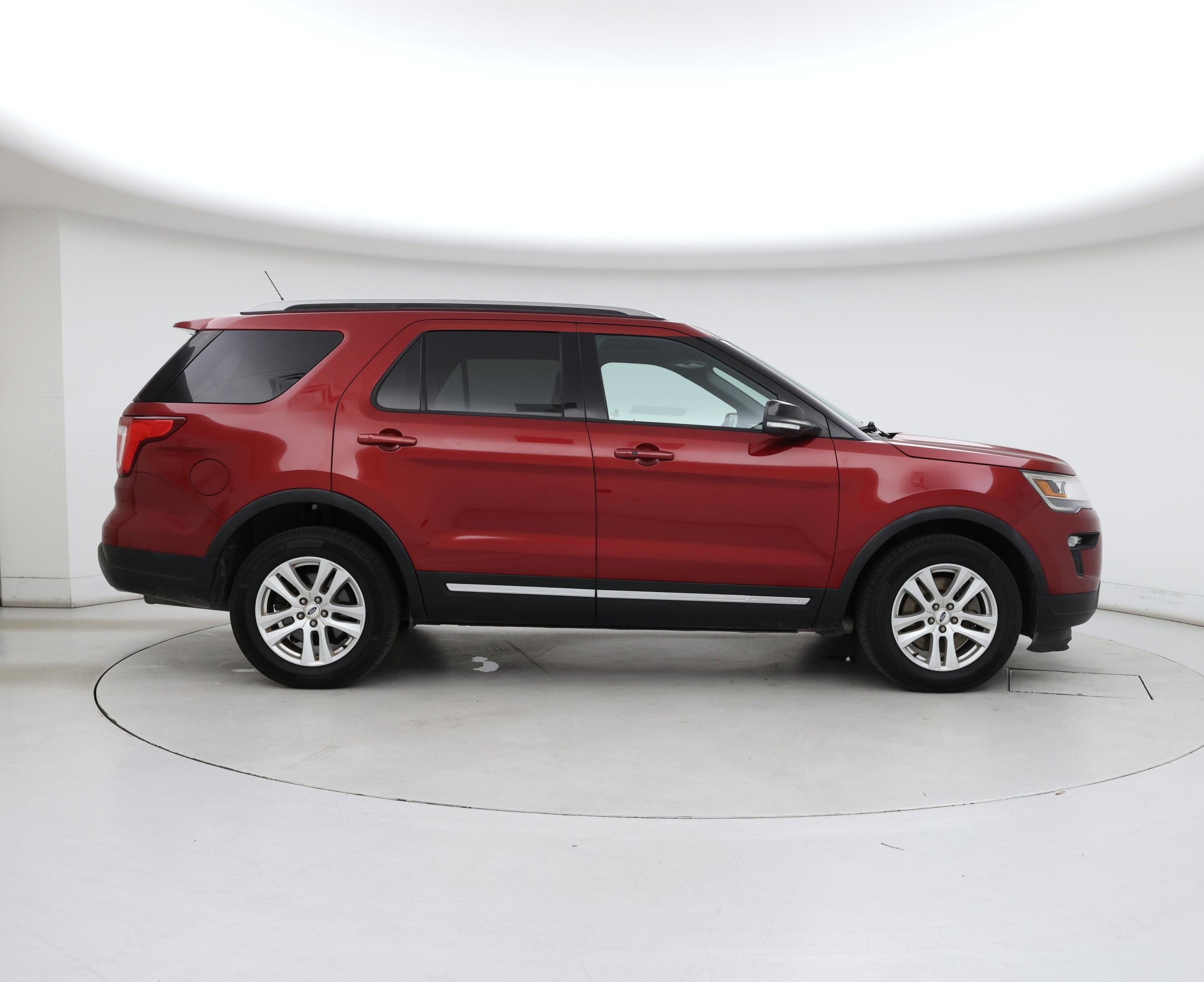 Thumbnail: 2018 Ford Explorer - 7