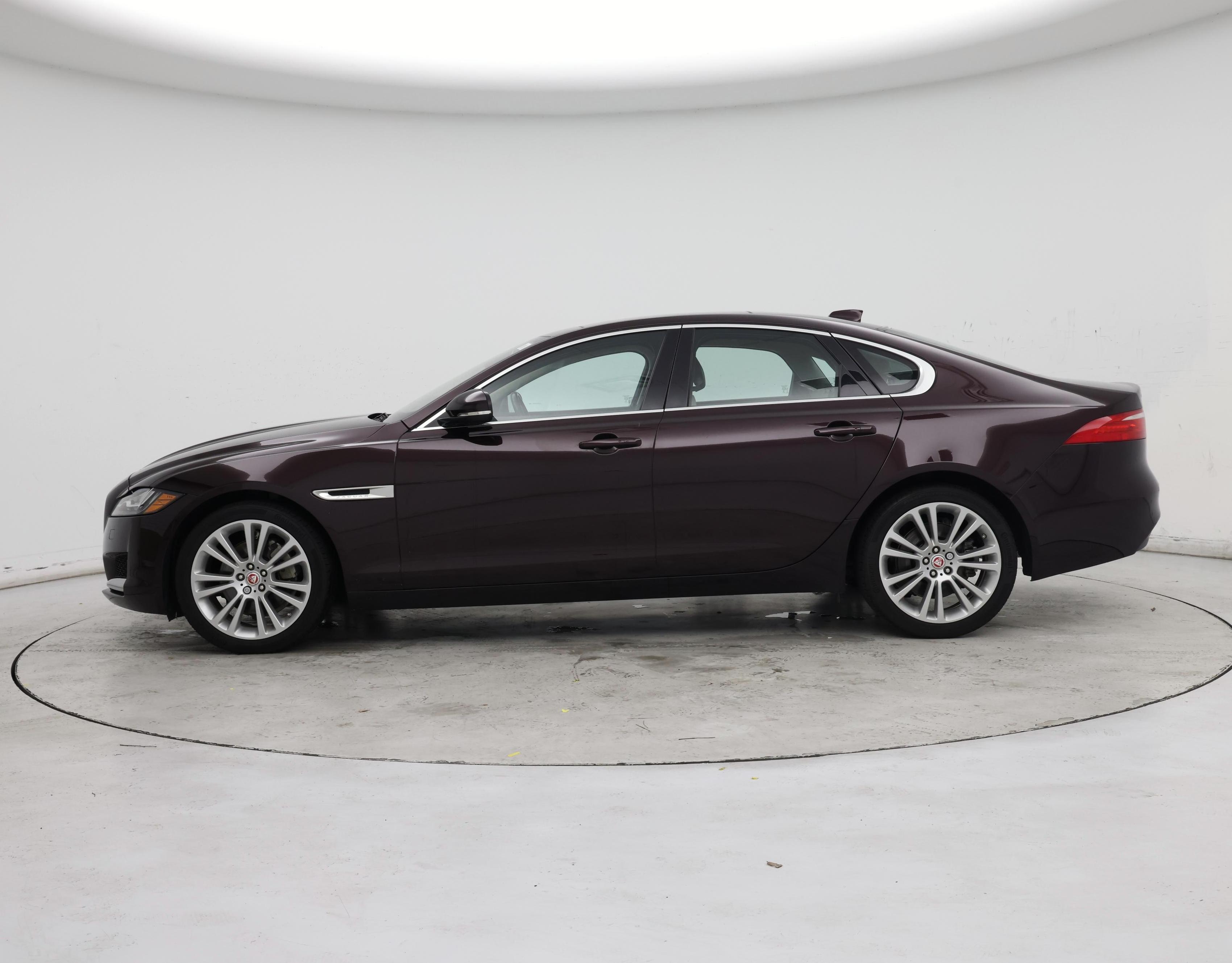 Thumbnail: 2020 Jaguar XF - 3