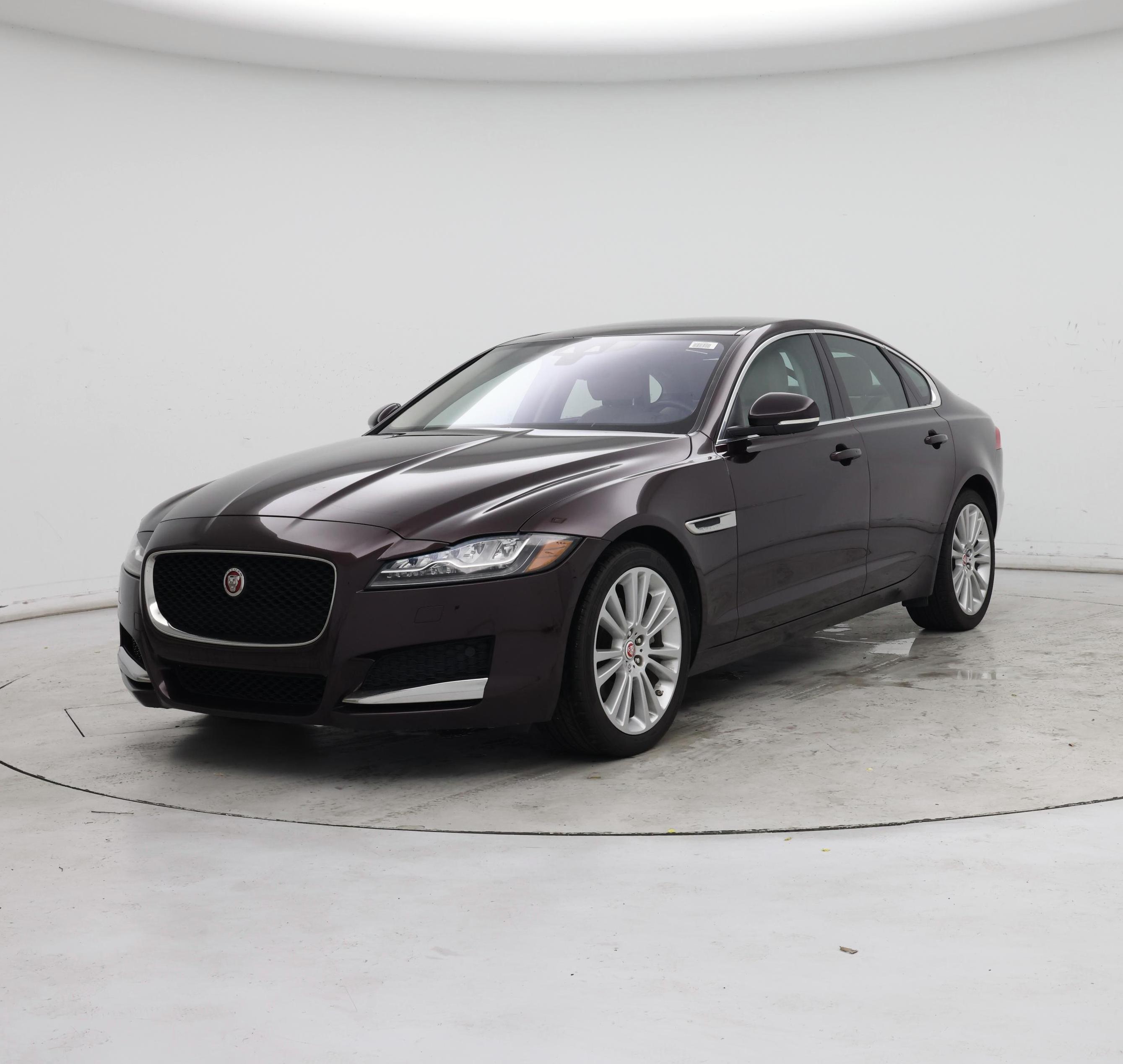 Thumbnail: 2020 Jaguar XF - 4