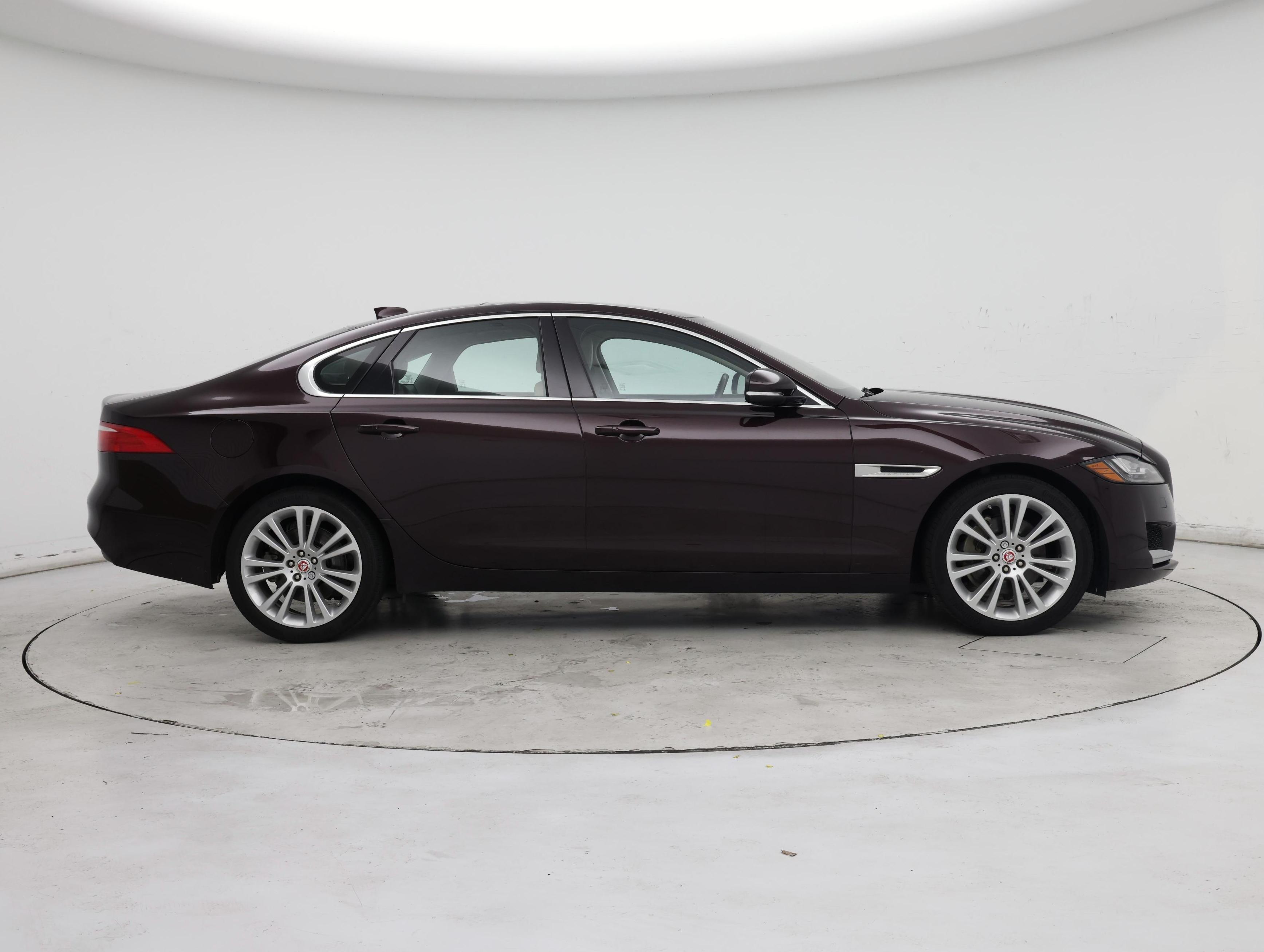 Thumbnail: 2020 Jaguar XF - 7