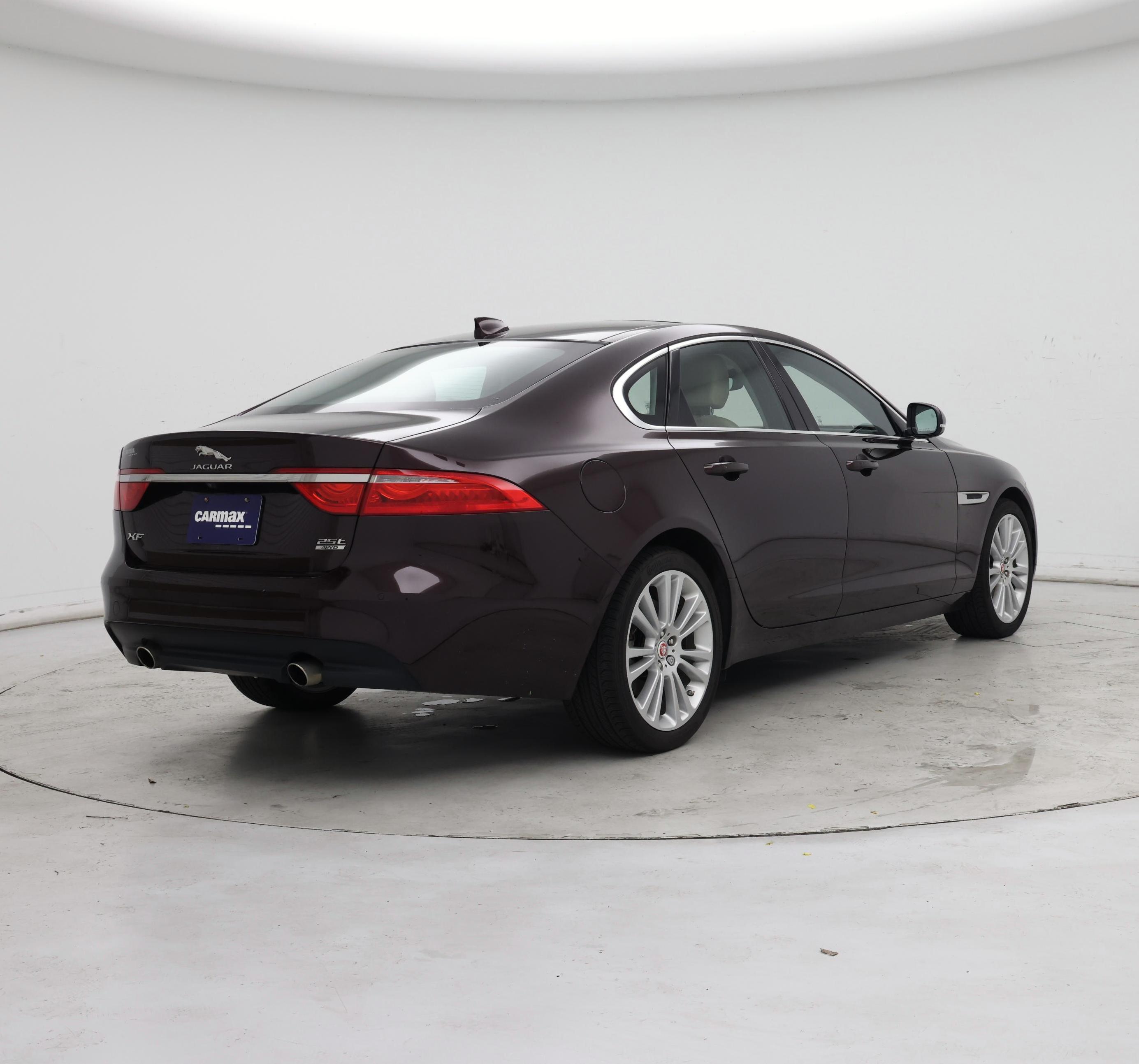Thumbnail: 2020 Jaguar XF - 8