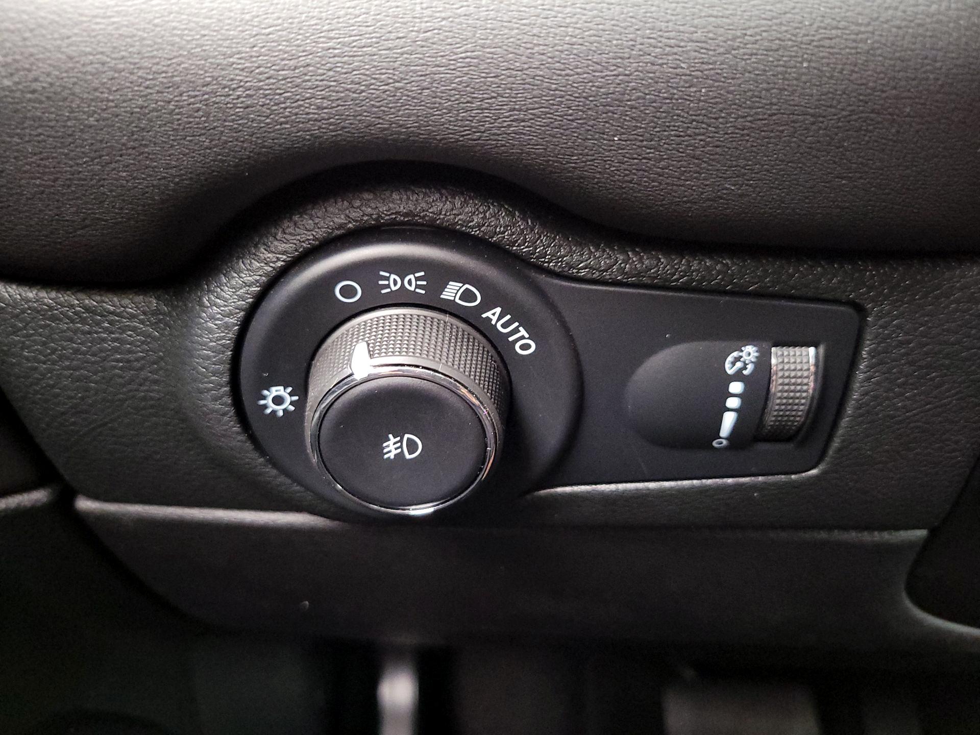 Thumbnail: 2022 Dodge Durango - 13