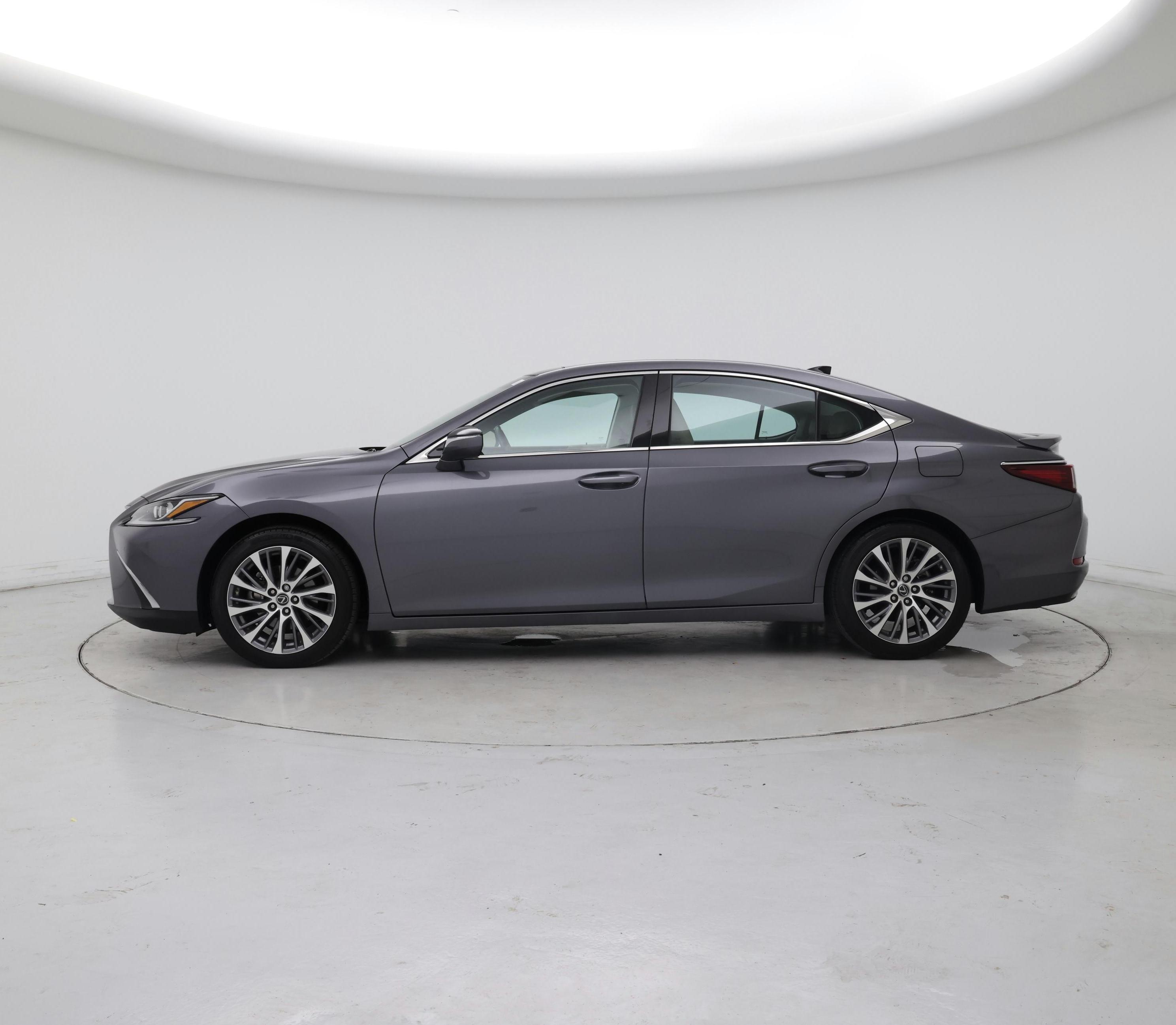 Thumbnail: 2021 Lexus ES - 3