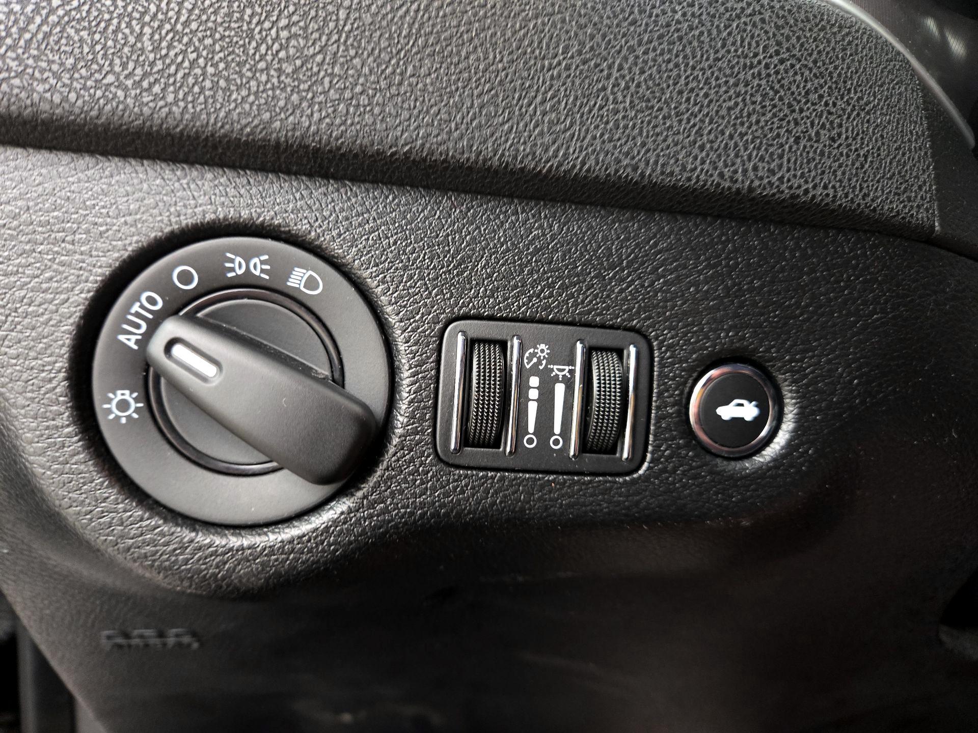 Thumbnail: 2022 Dodge Charger - 13
