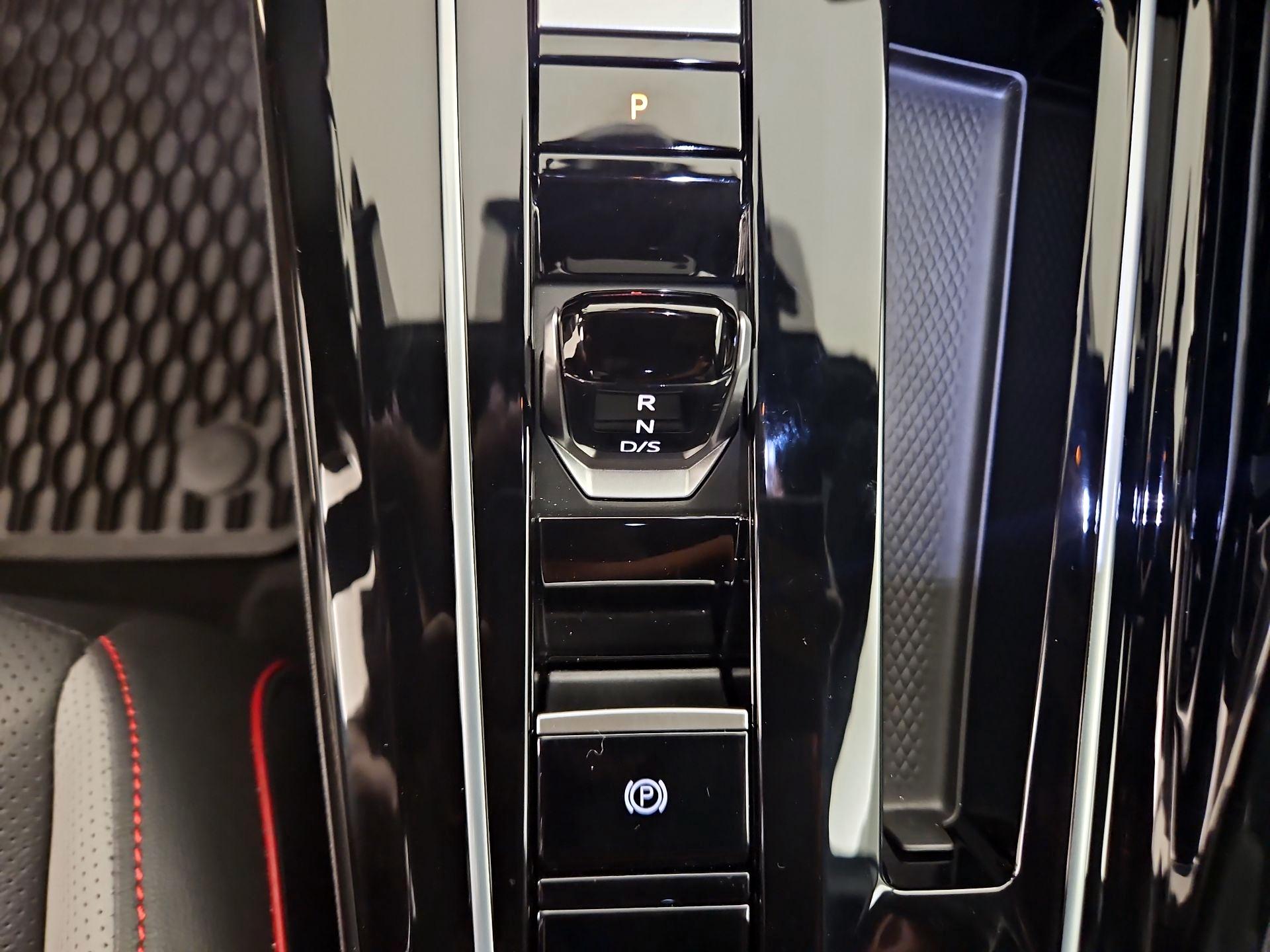 Thumbnail: 2024 Volkswagen Golf - 16