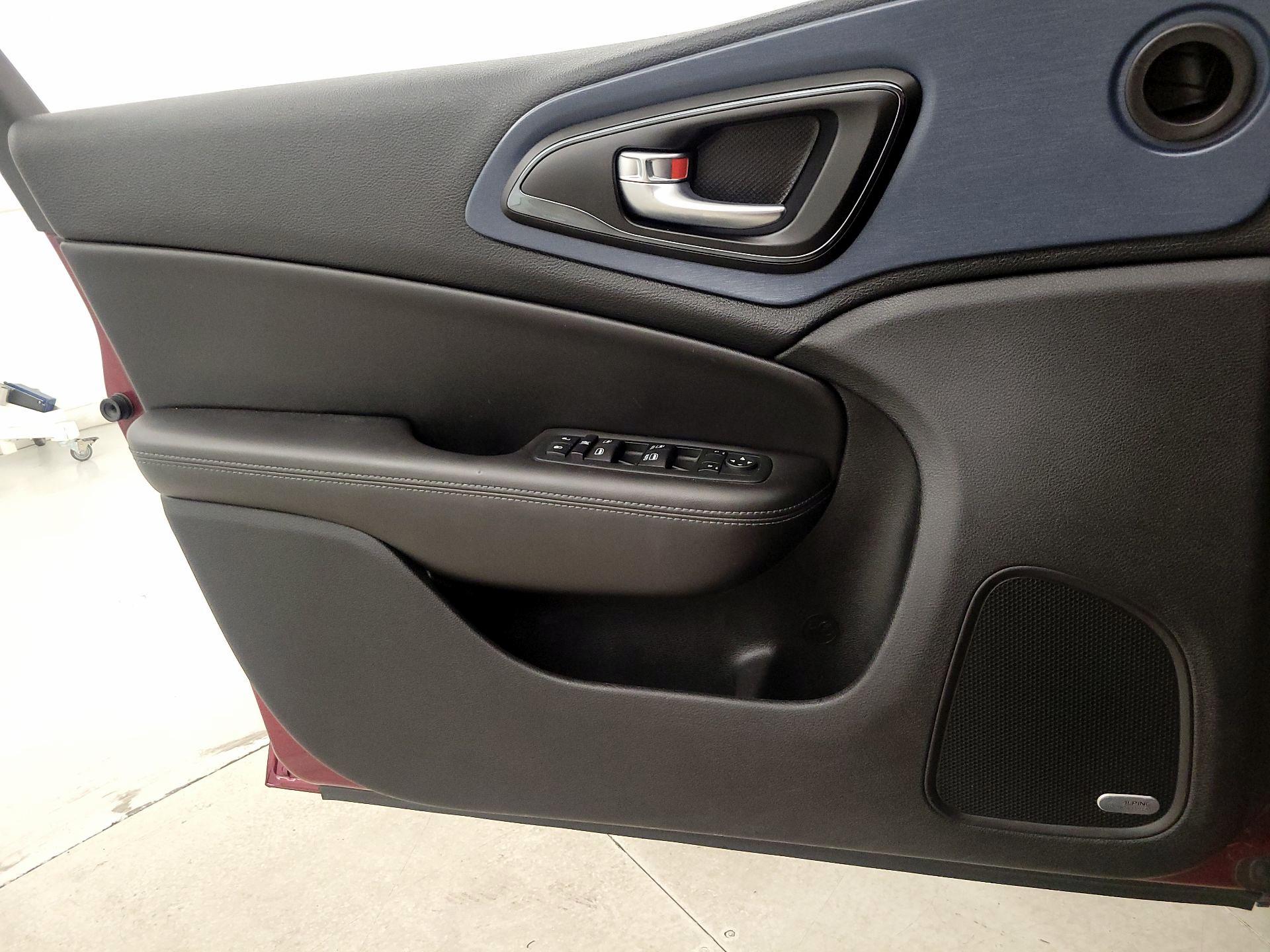 Thumbnail: 2015 Chrysler 200 - 12