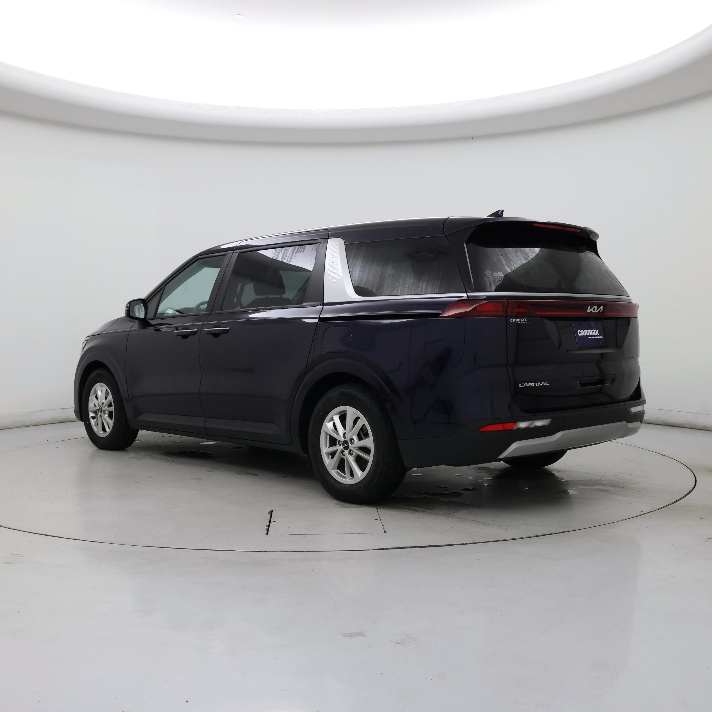 Thumbnail: 2023 Kia Carnival - 2